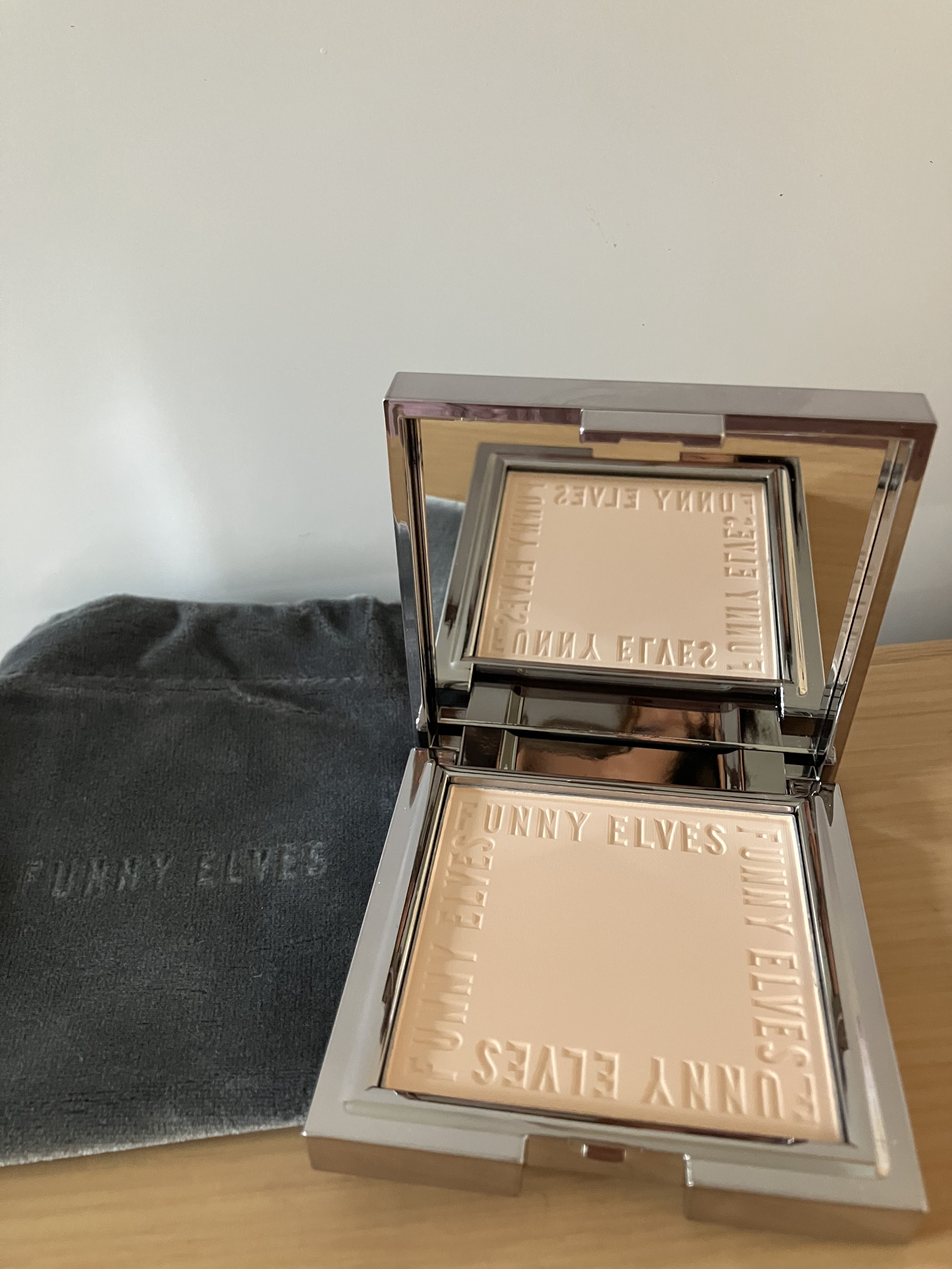 ソフトマットプレストパウダー/FUNNY ELVES方里/プレストパウダーを使ったクチコミ（2枚目）