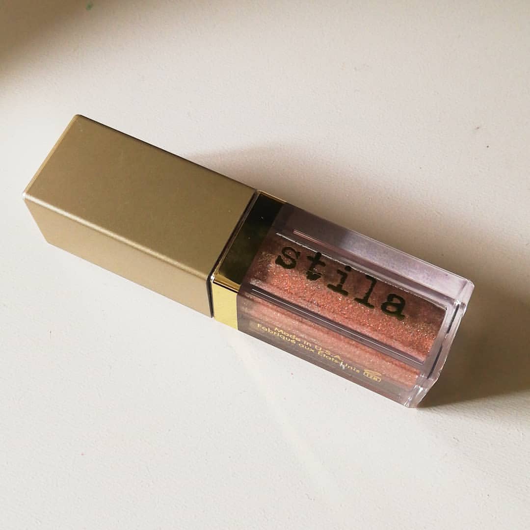 グリッター&グロウ リキッドアイシャドウ/stila/グリッターを使ったクチコミ（1枚目）