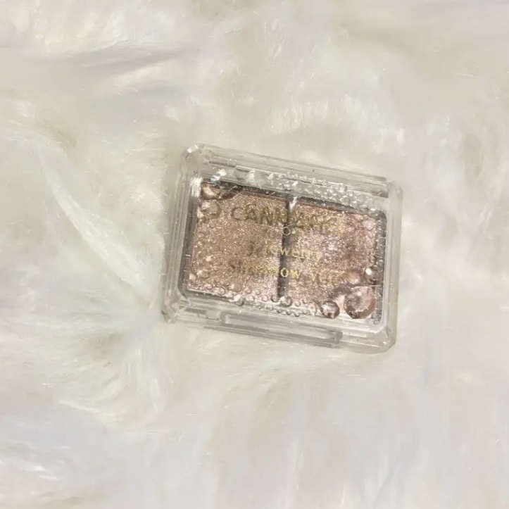 ジュエリーシャドウベール 02 ロマンティックゴールド/キャンメイク/アイシャドウパレットを使ったクチコミ（1枚目）