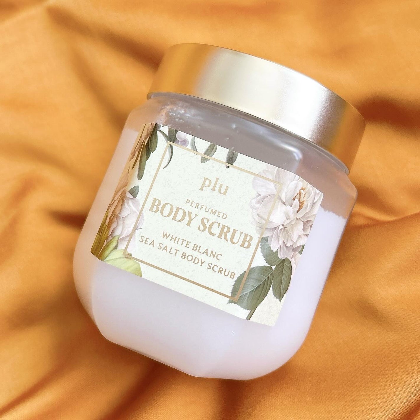 パヒュームドボディスクラブ ホワイトブラン/plu/ボディスクラブを使ったクチコミ(2枚目)