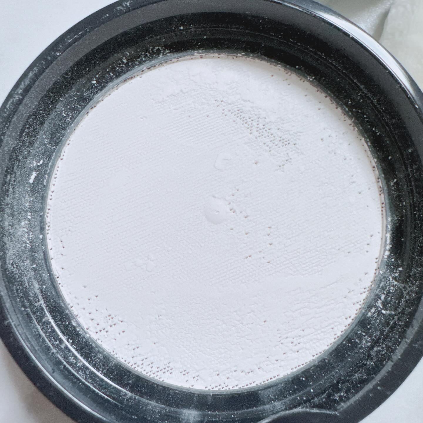 クレ・ド・ポー ボーテ プードルトランスパラントn　M 1 ライト/クレ・ド・ポー ボーテ/ルースパウダーを使ったクチコミ（2枚目）