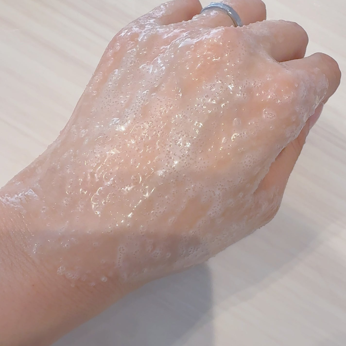 フレッシュクラウドスクラブ ゼラニウム&プリムローズ/アレンシア/ボディスクラブを使ったクチコミ(4枚目)