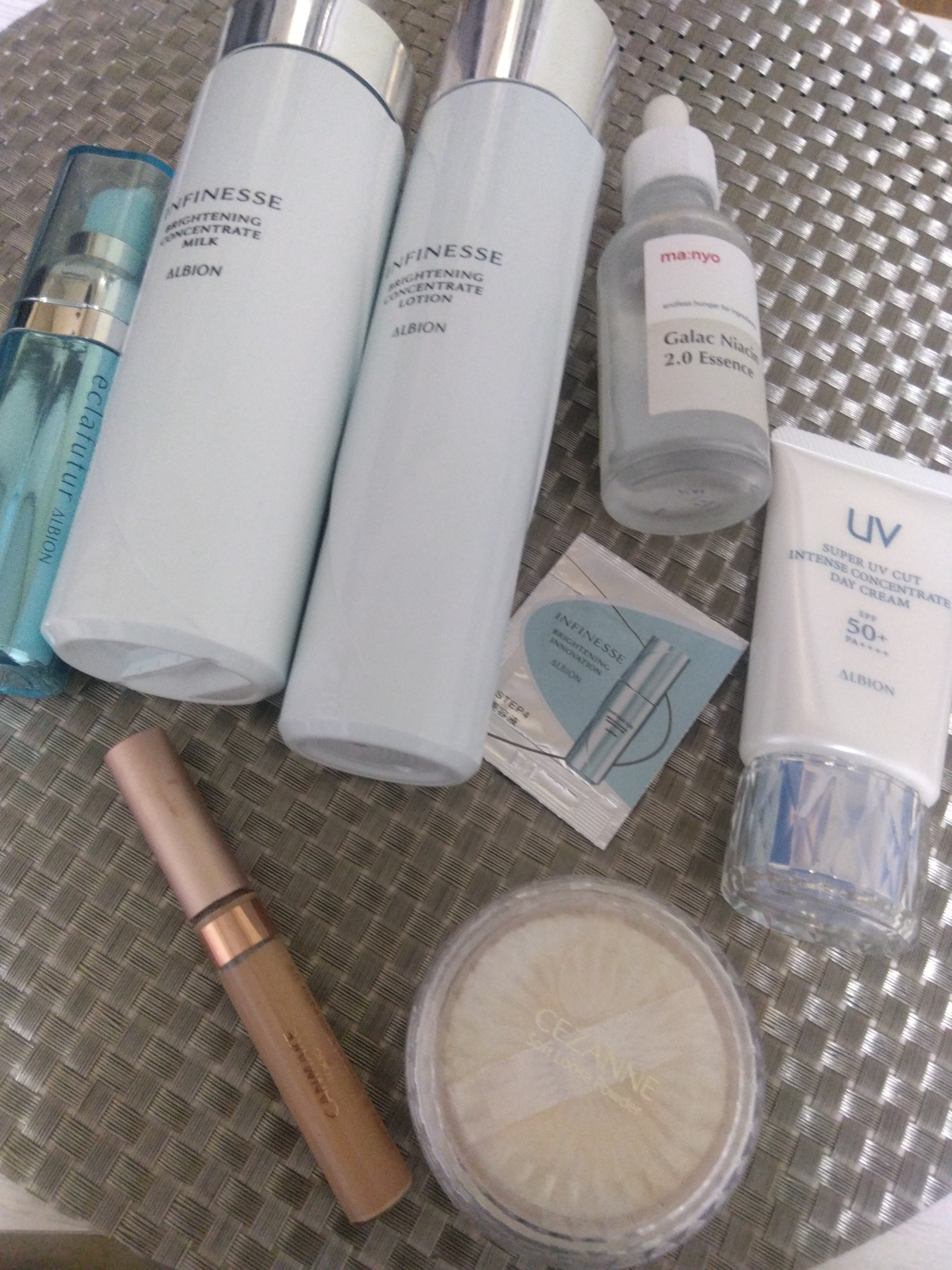 アンフィネスホワイト ホワイトサージソリューション/ALBION/美容液を使ったクチコミ（1枚目）