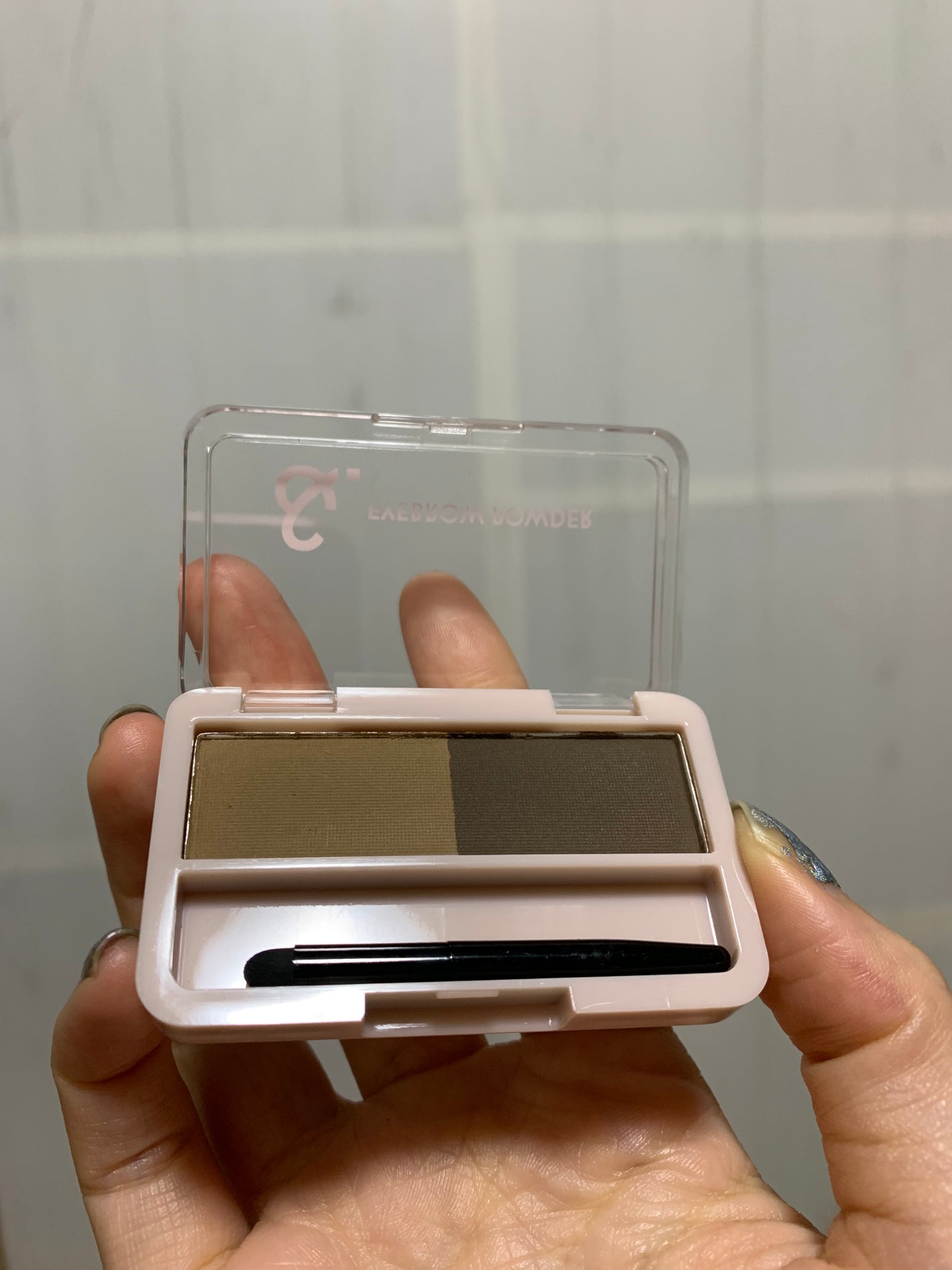 コスメコンシェルジュの日常 on LIPS 「超立体眉になれるアイブロウパウダー✨なんと百均で買えちゃいます..」(2枚目)