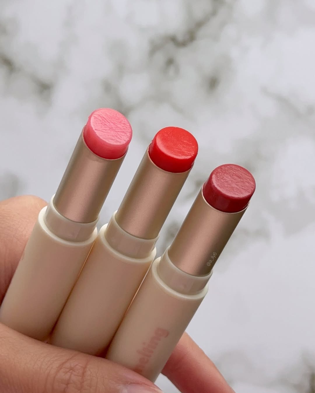 グロッシーメルティングカラーリップバーム/MERZY/リップクリームを使ったクチコミ（2枚目）