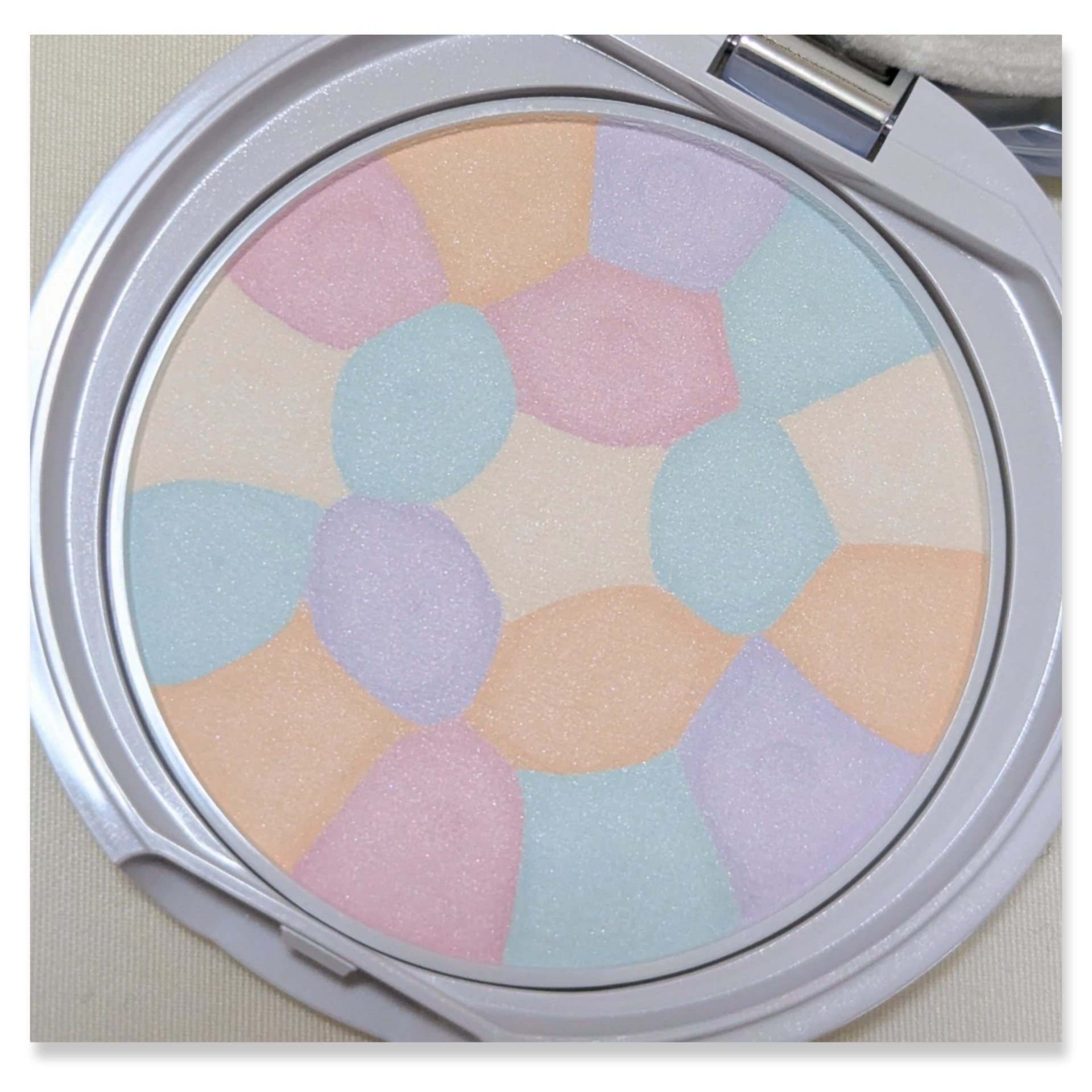 イルミネイティングフィニッシュパウダー　～Abloom～/キャンメイク/プレストパウダーを使ったクチコミ（2枚目）