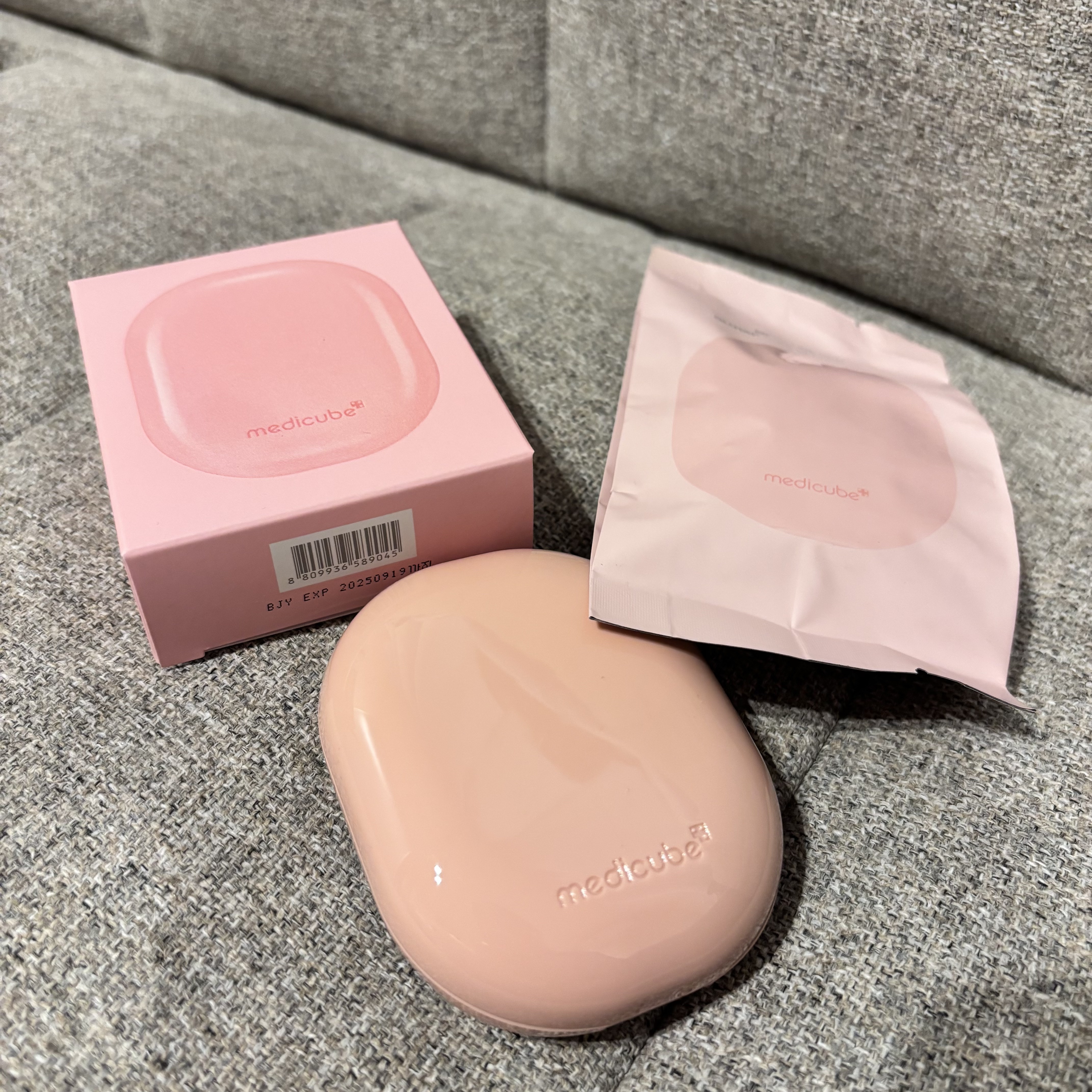 プロ グルタチオン グロウクッションファンデーション/MEDICUBE/クッションファンデーションを使ったクチコミ（1枚目）