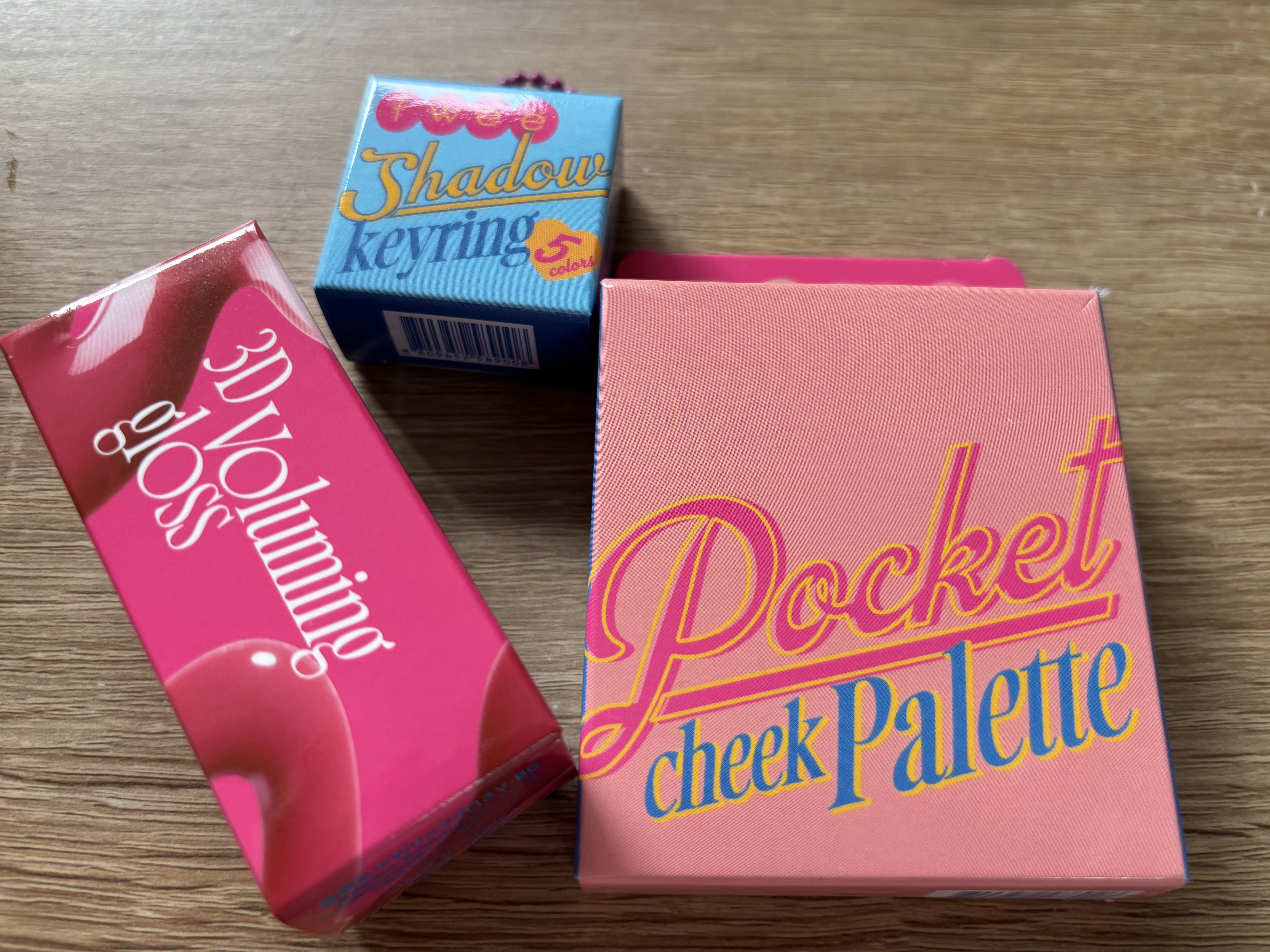 フィー 3Dボリューミンググロス/fwee/リップグロスを使ったクチコミ（2枚目）