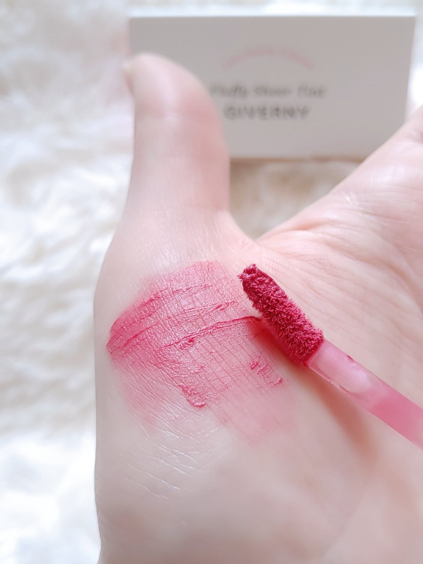 Fluffy Sheer Tint /GIVERNY/リップティントを使ったクチコミ(4枚目)