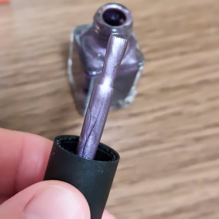 真紅 on LIPS 「メタリックなネイルポリッシュを お試しさせて頂きました。こちら..」(4枚目)