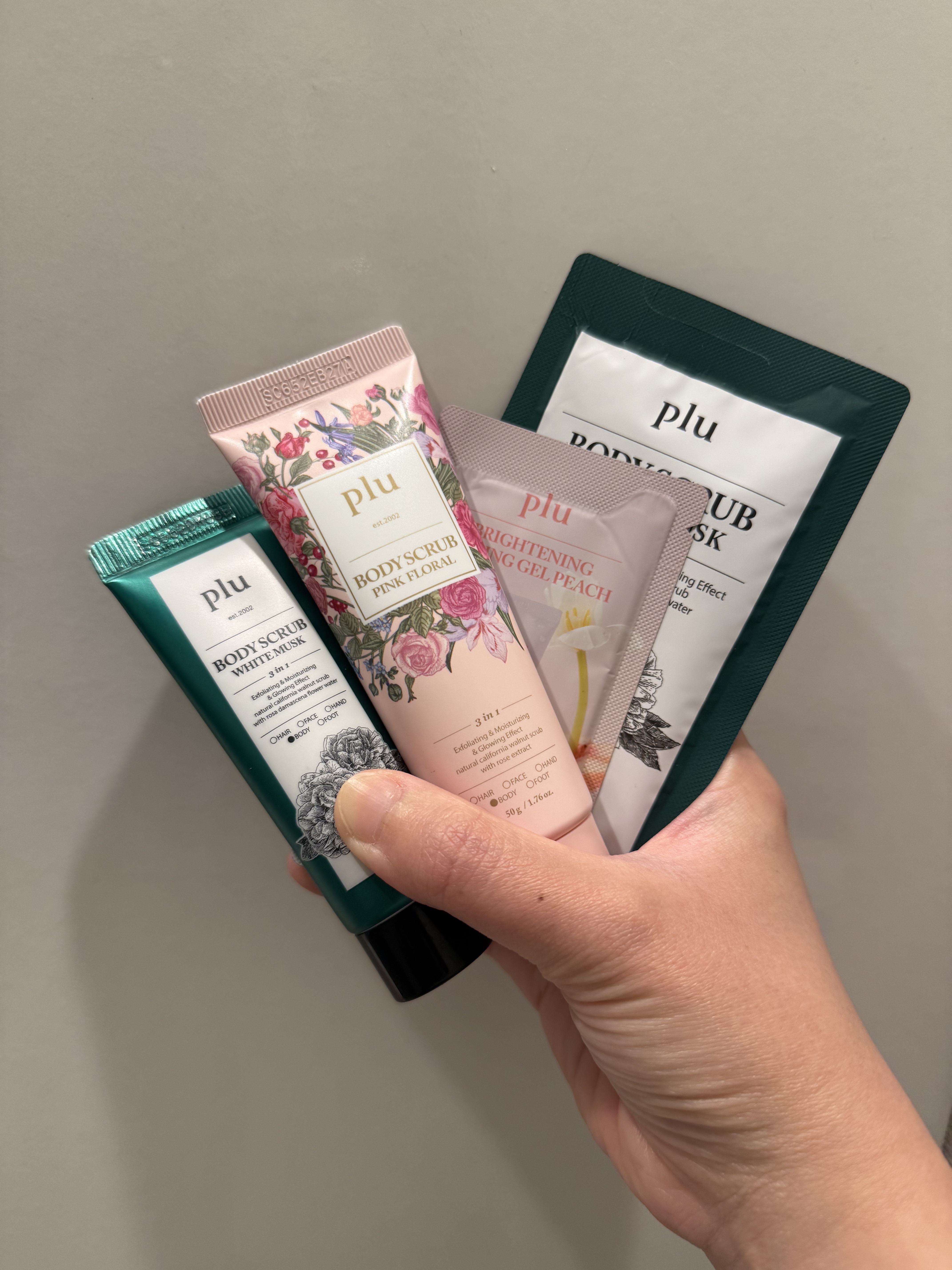 ボディスクラブ ピンクフローラル/plu/ボディスクラブを使ったクチコミ（1枚目）