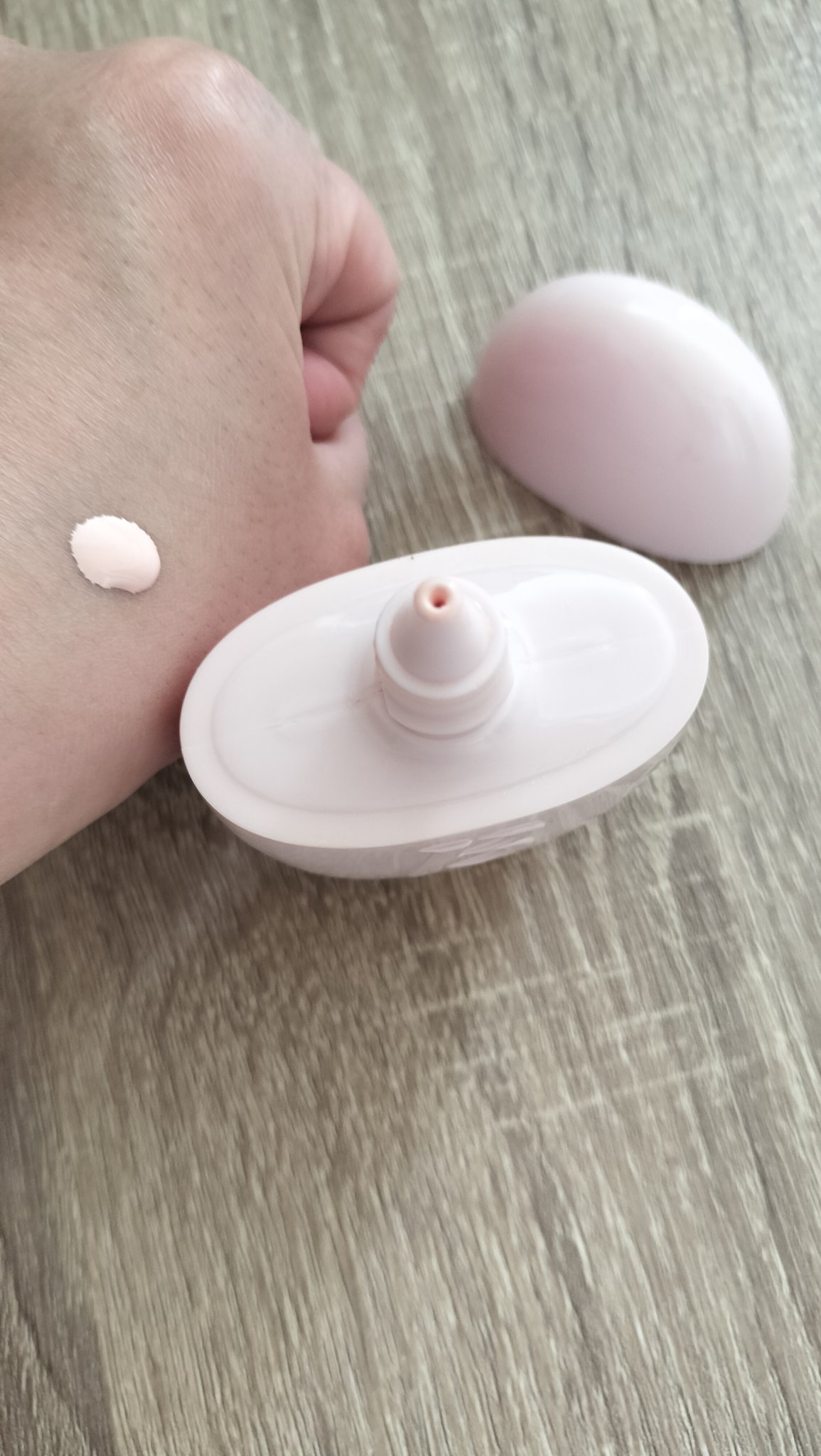 バニラコ　オールデイトーンアップベースクリーム/BANILA CO/化粧下地を使ったクチコミ（3枚目）