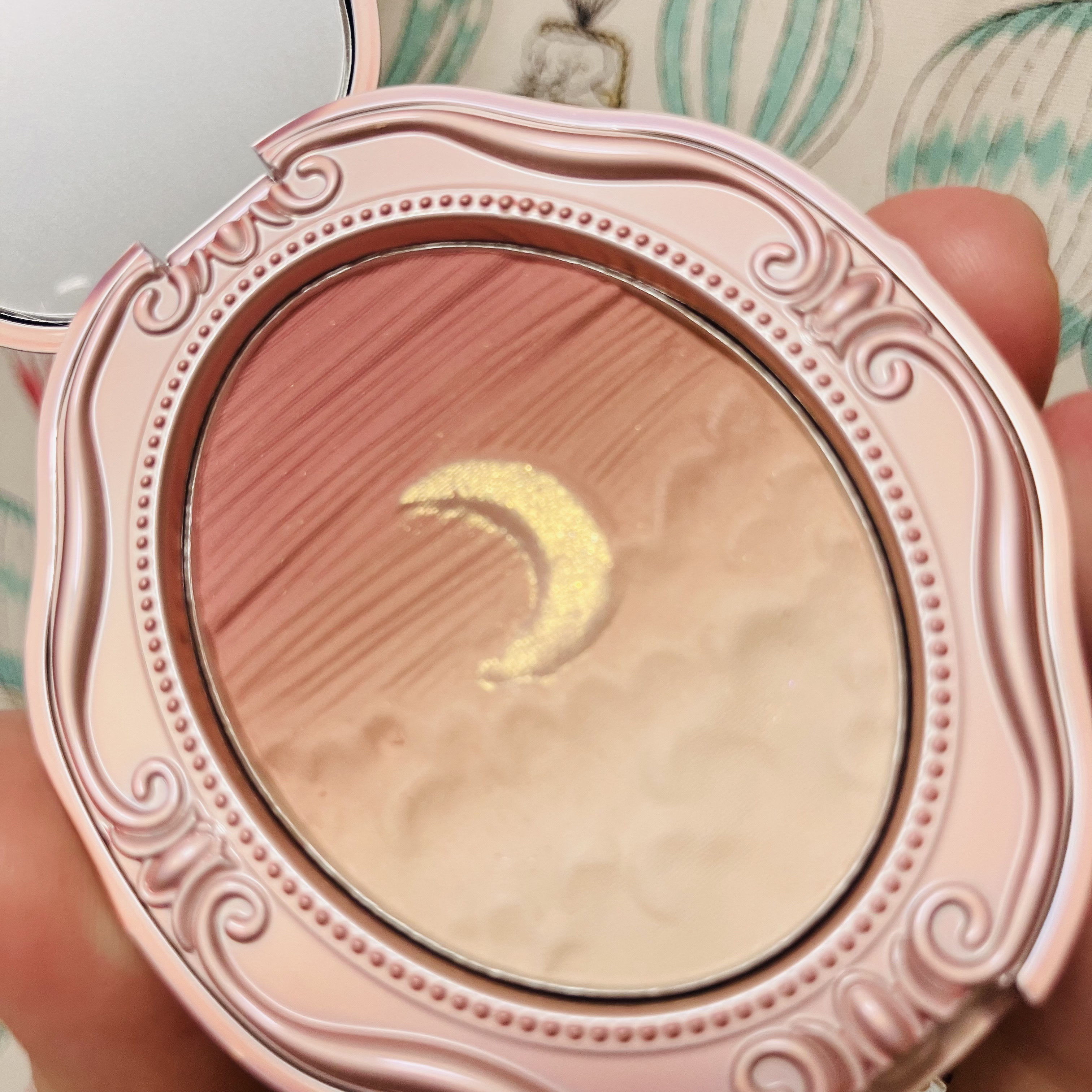 女王のカメオグラデーションチーク/COLORROSE/パウダーチークを使ったクチコミ（1枚目）