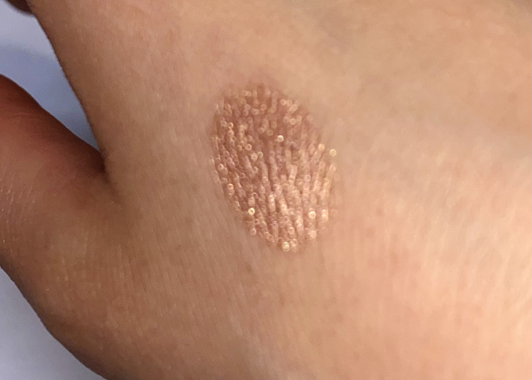 ロングウェア クリーム シャドウ スティック 04 ゴールデンピンク/BOBBI BROWN/スティックアイシャドウを使ったクチコミ（2枚目）