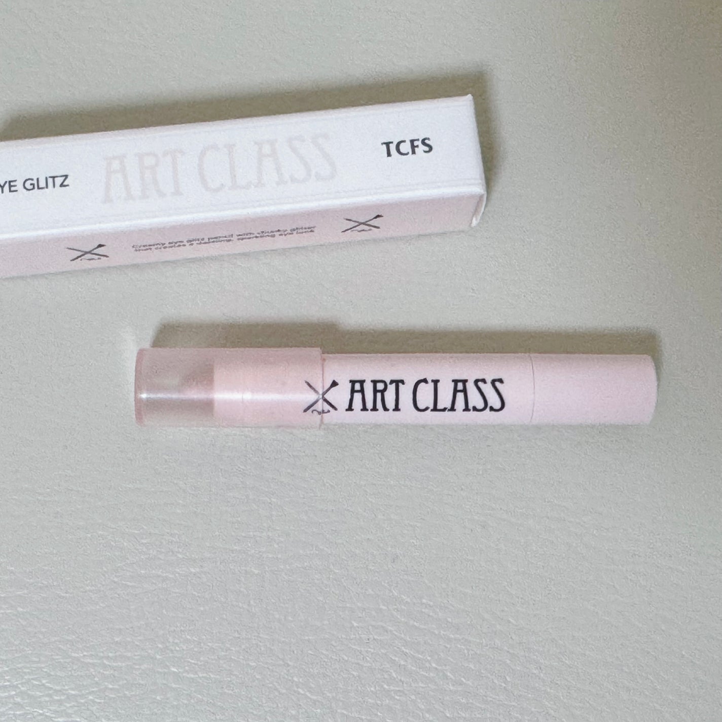 アートクラス アイグリッツ/too cool for school/スティックアイシャドウを使ったクチコミ(1枚目)