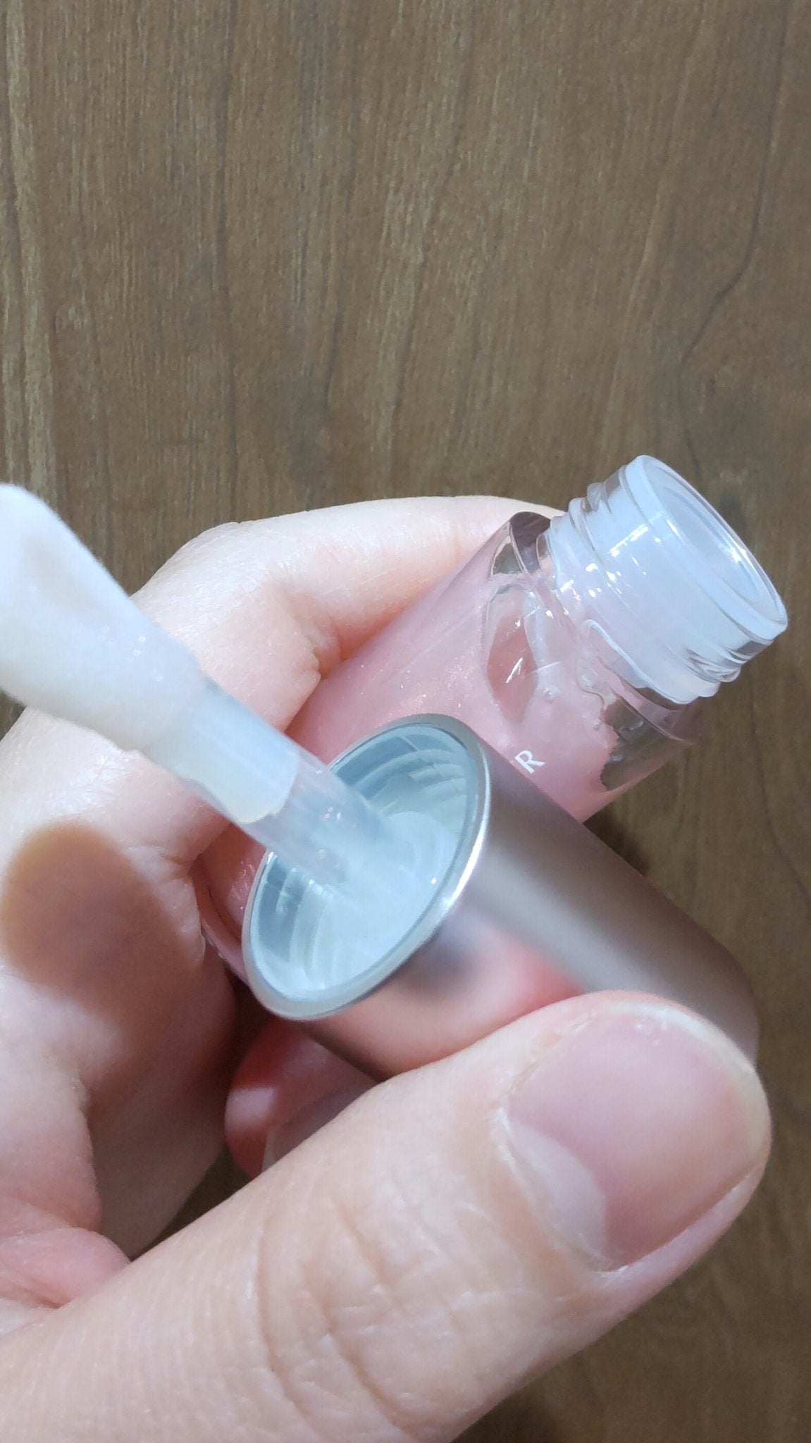 デューイー リッププランパー スパークル/FEMMUE/リッププランパーを使ったクチコミ(4枚目)