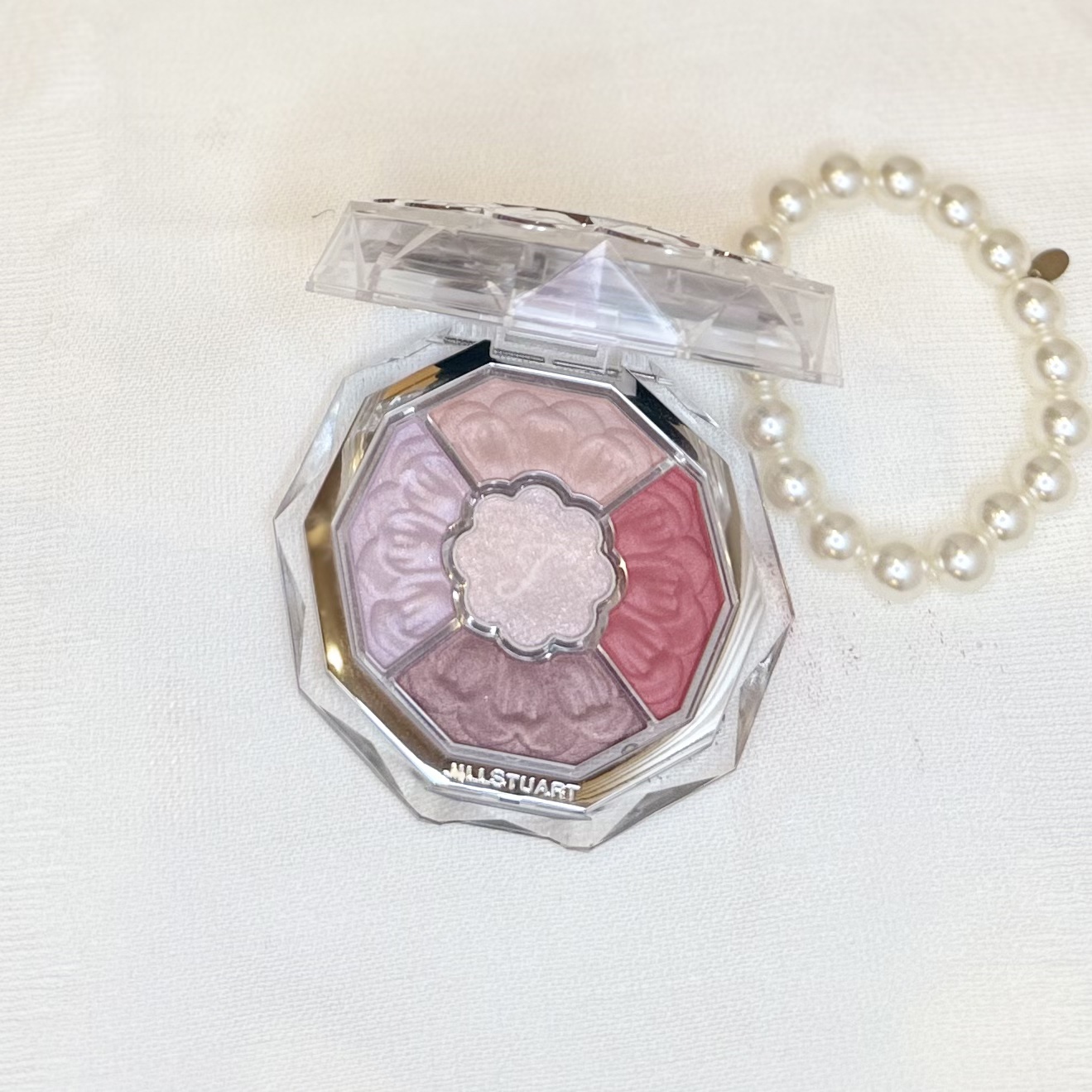 ジルスチュアート ブルームクチュール アイズ　ジュエルドブーケ 14 verbena morganite/JILL STUART/アイシャドウパレットを使ったクチコミ（1枚目）