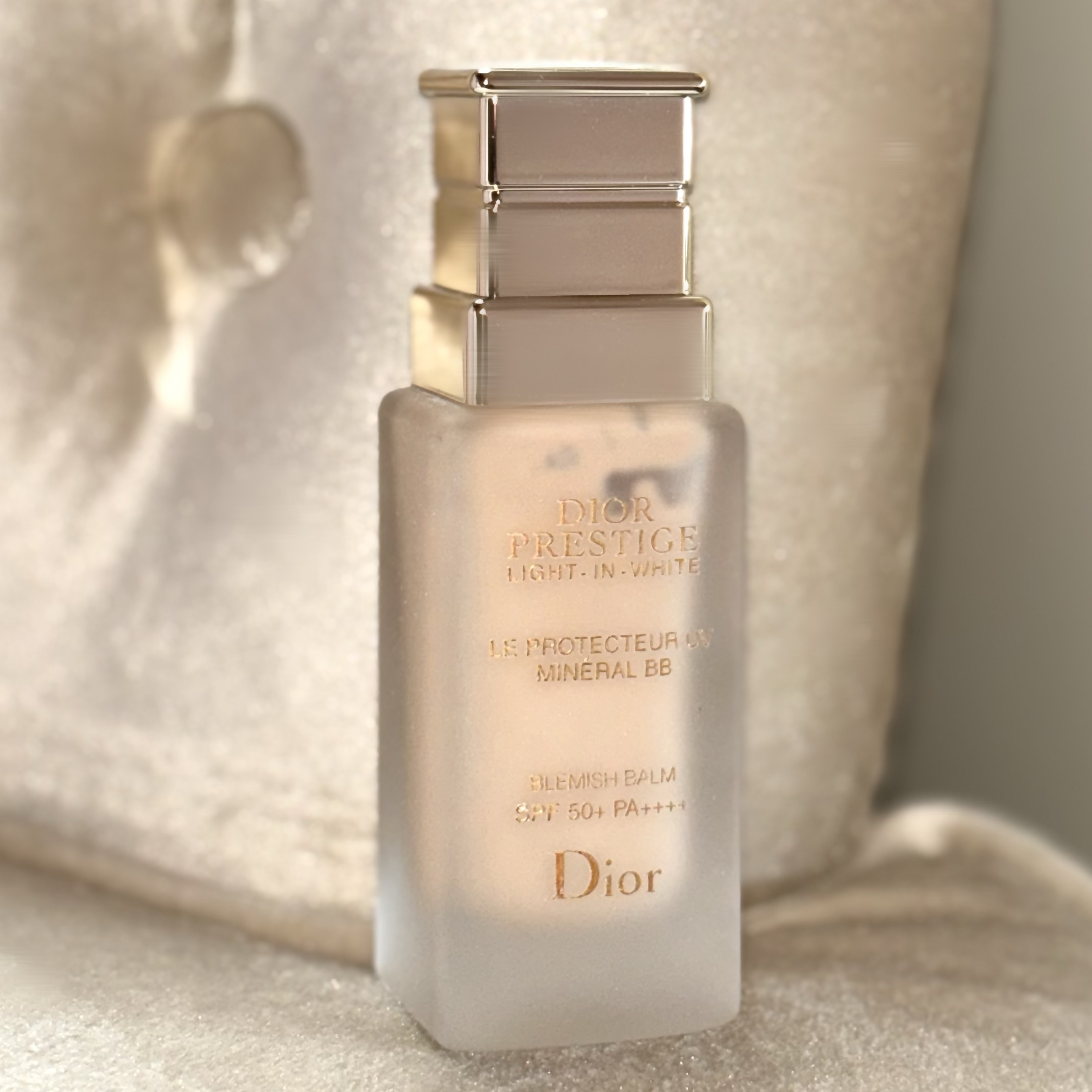 新品同様⭐︎Dior プレステージ　ホワイト　プロテクター UV ミネラルBB ディオール / プレステージ ホワイト ル プロテクター UV