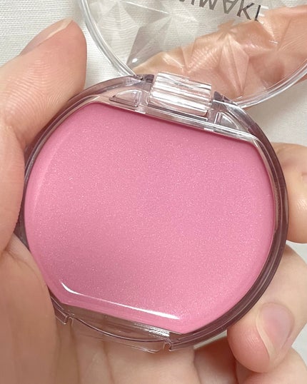 キャンメイク クリームチークのクチコミ「\儚げな雰囲気になれる/
今回は甘めの青みピンク
チークを紹介します!
ෆ┈┈┈┈┈┈┈.....」(3枚目)