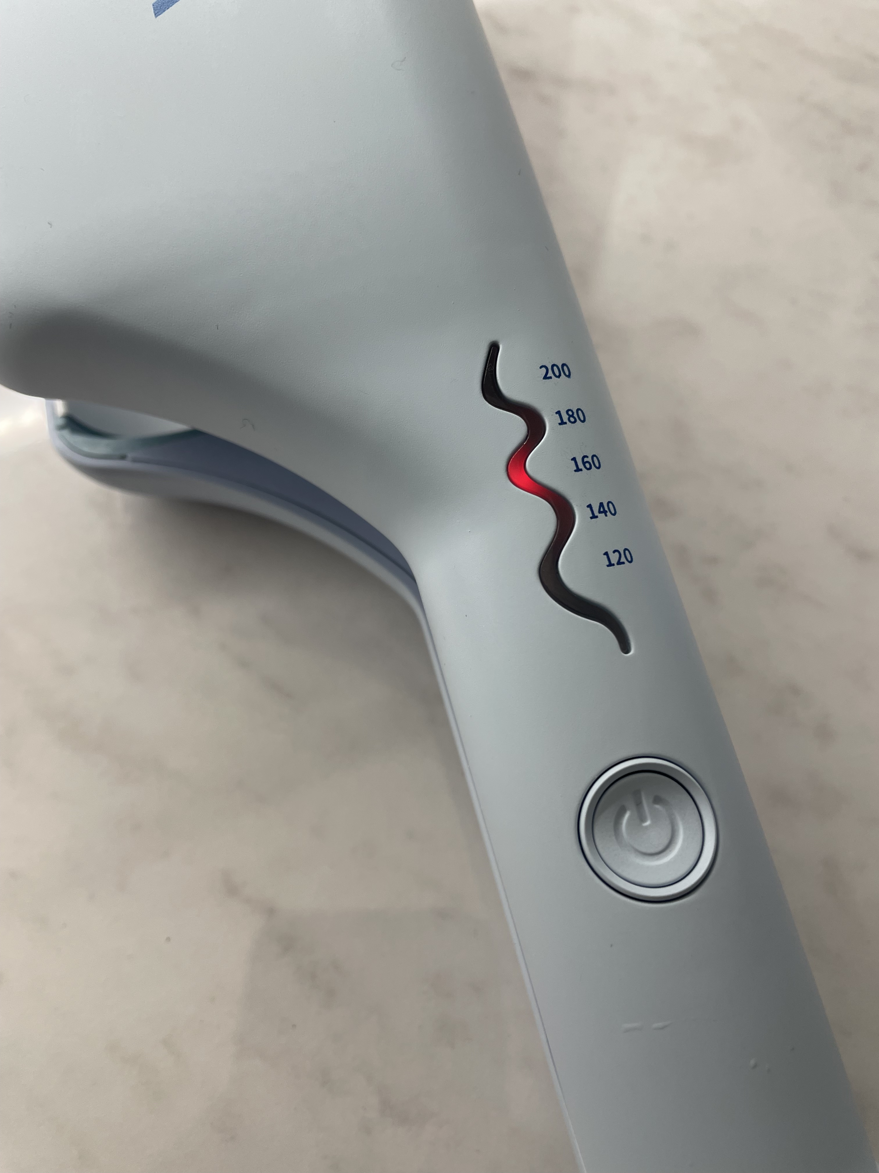 トリプルフローウェーブアイロン 32mm/40mm クリーミーブルー 40mm/VODANA (ボダナ)/カールアイロンを使ったクチコミ（2枚目）