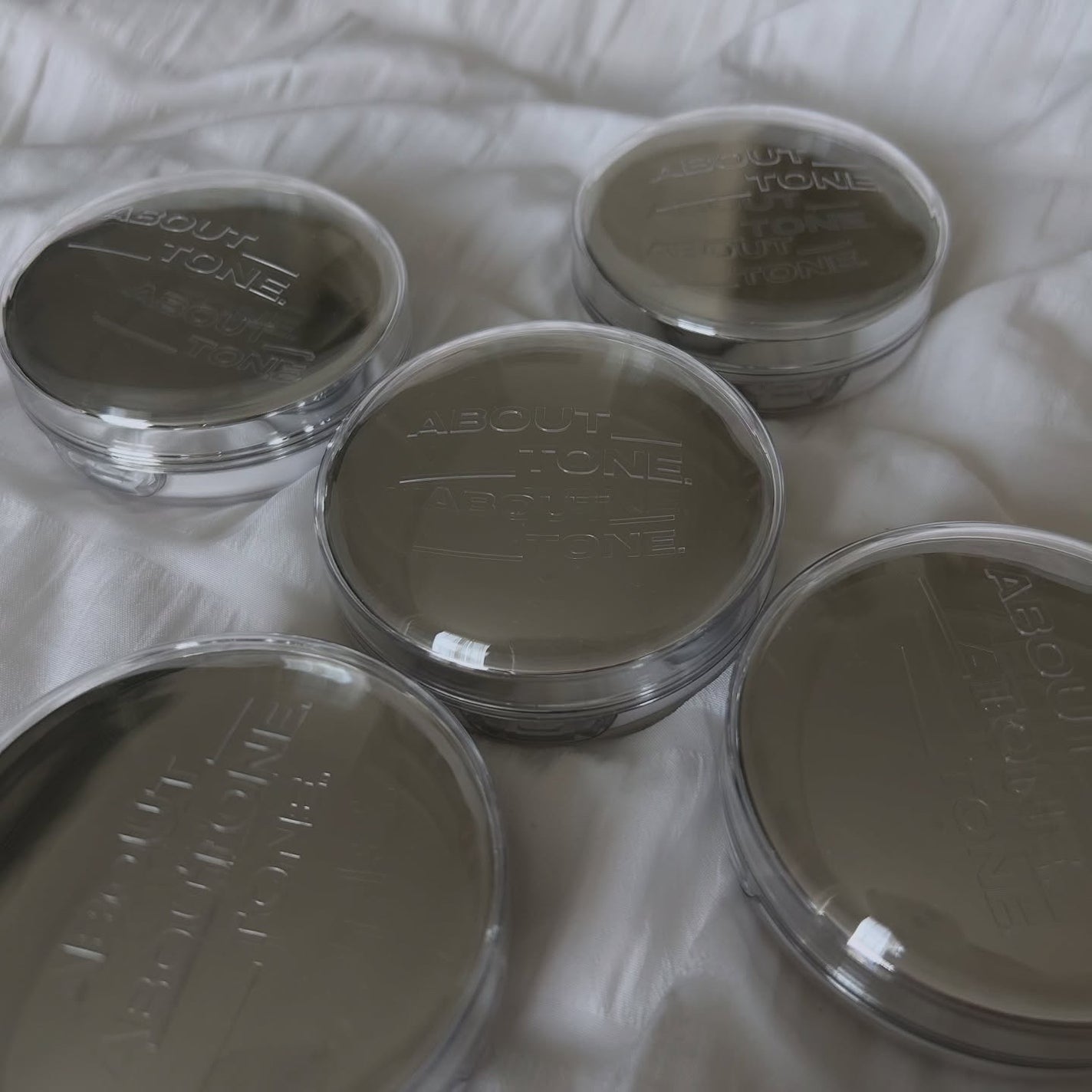 Luna on LIPS 「うれしいファンデたち🌼🤎ABOUT__TONE.新作「スキンレ..」(3枚目)