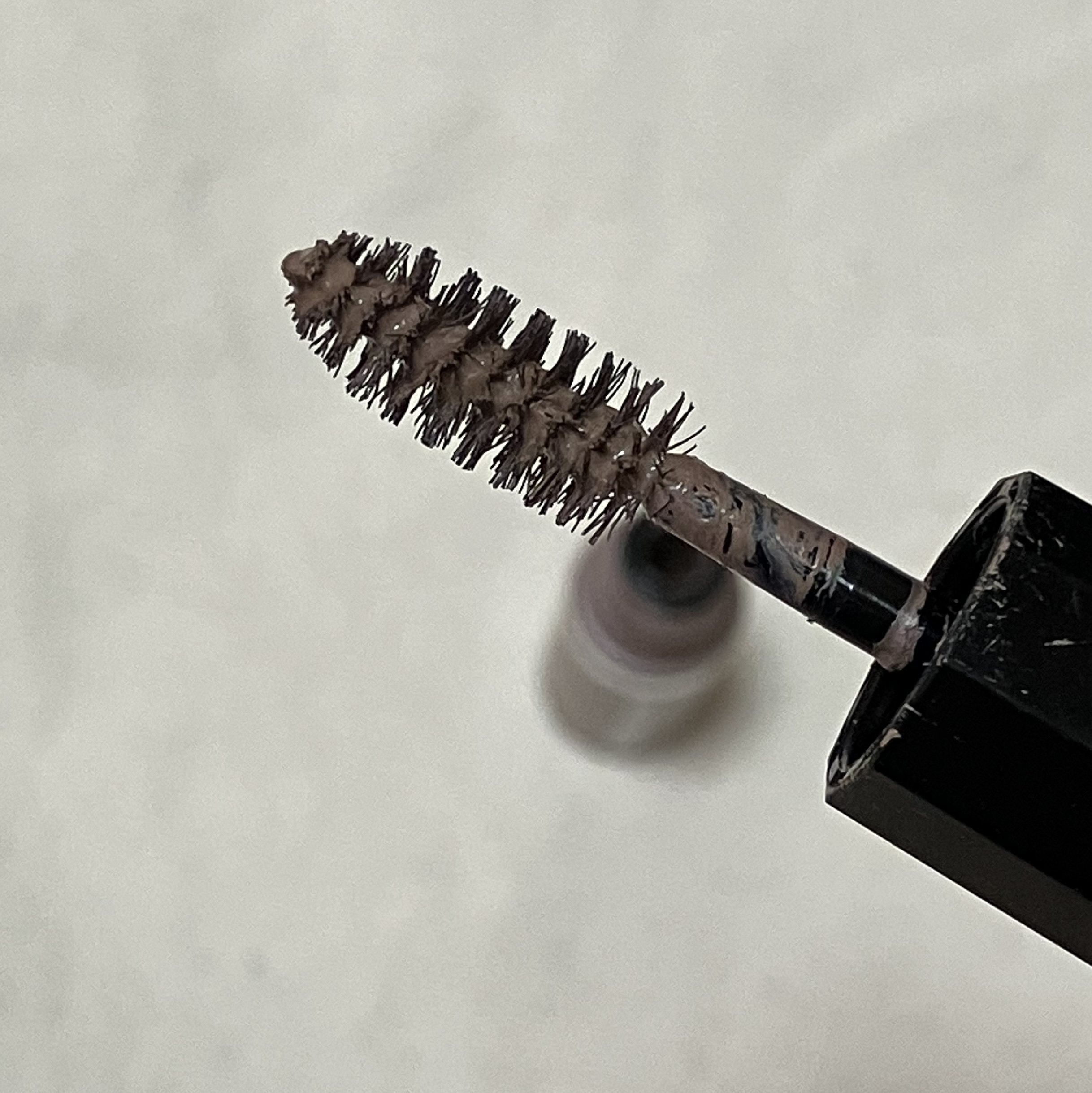 ヘビーローテーション カラーリングアイブロウEX 12 グレイッシュベージュ/ヘビーローテーション/眉マスカラを使ったクチコミ（2枚目）