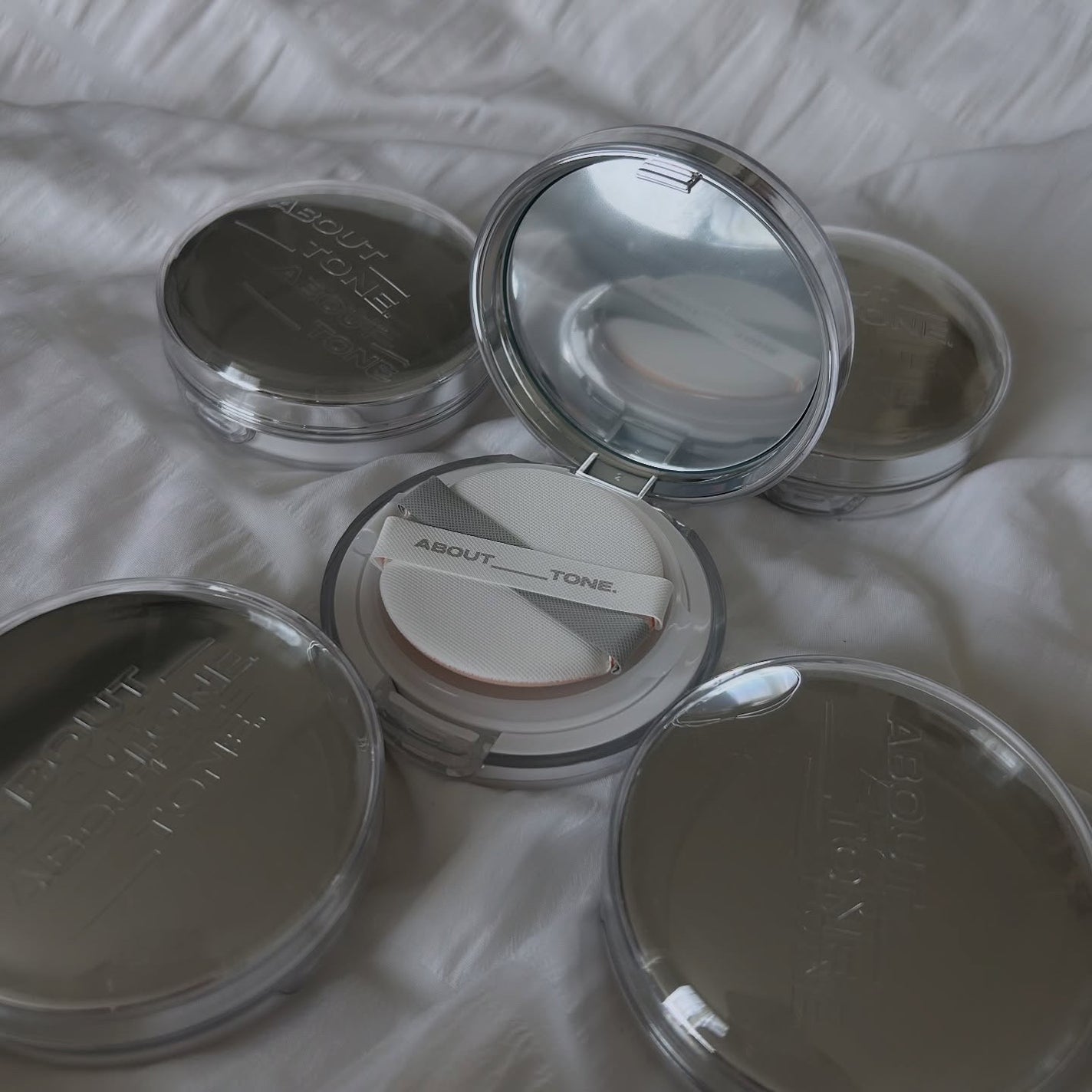 Luna on LIPS 「うれしいファンデたち🌼🤎ABOUT__TONE.新作「スキンレ..」(4枚目)