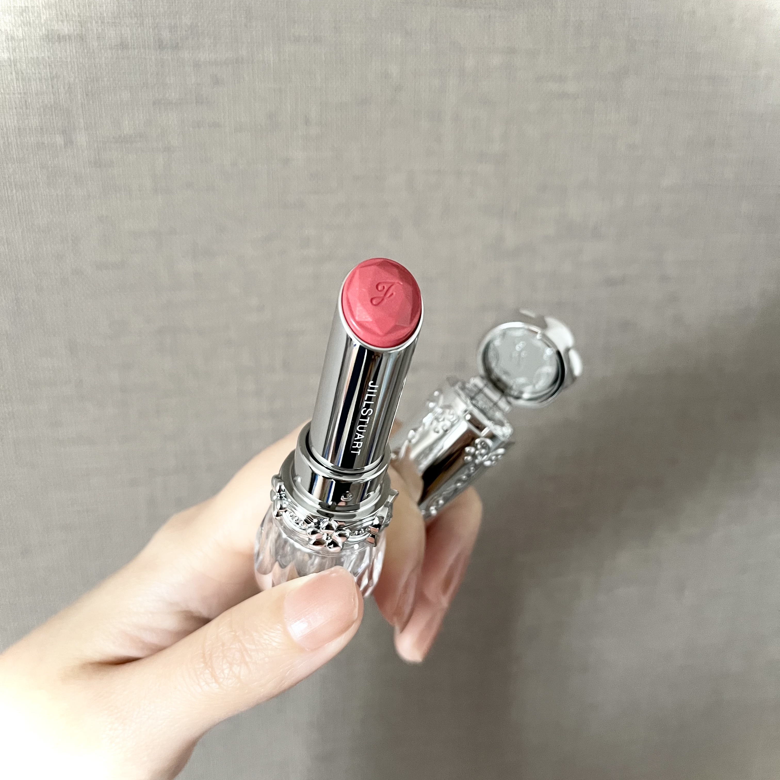 ジルスチュアート　リップブロッサム グロウ 09 petit cherry/JILL STUART/口紅を使ったクチコミ（2枚目）