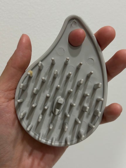 シャンプーブラシ/セリア/スカルプブラシを使ったクチコミ(2枚目)