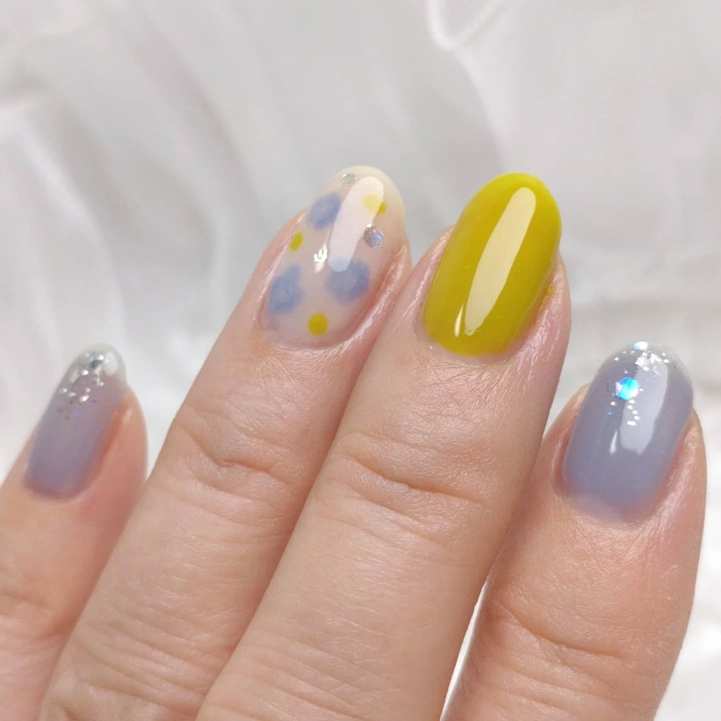 ミルクティ on LIPS 「✴✴#ネモフィラネイル💙✨✴コナツネイルの本当に可愛いネモフィ..」(4枚目)