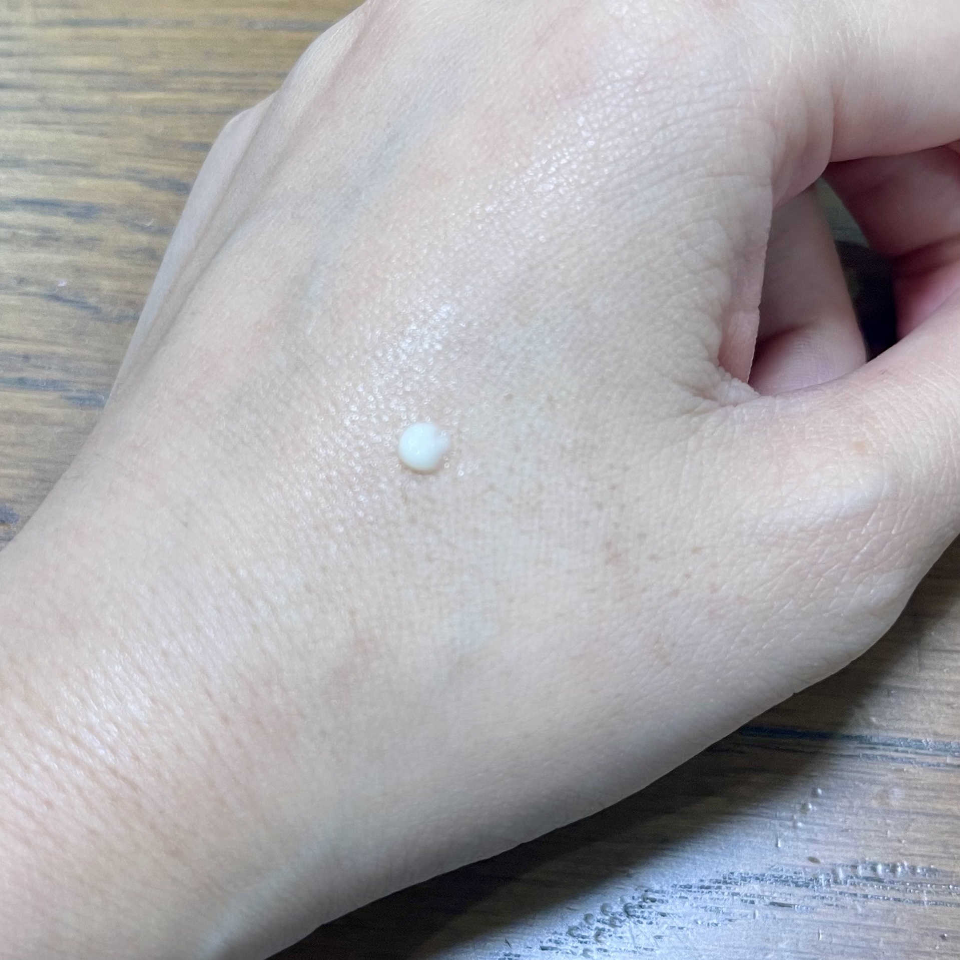 極潤プレミアム ヒアルロンアイクリーム/肌ラボ/アイケア・アイクリームを使ったクチコミ（2枚目）