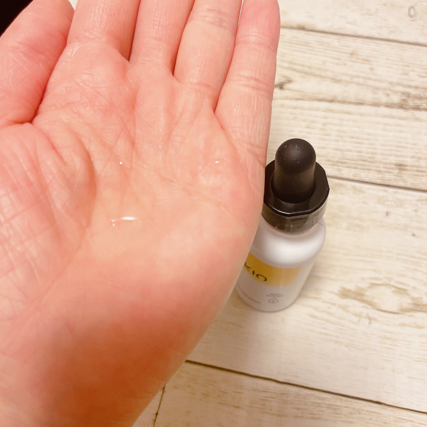 VC ホワイトピールセラム/SKIO/ブースター・導入液を使ったクチコミ(5枚目)