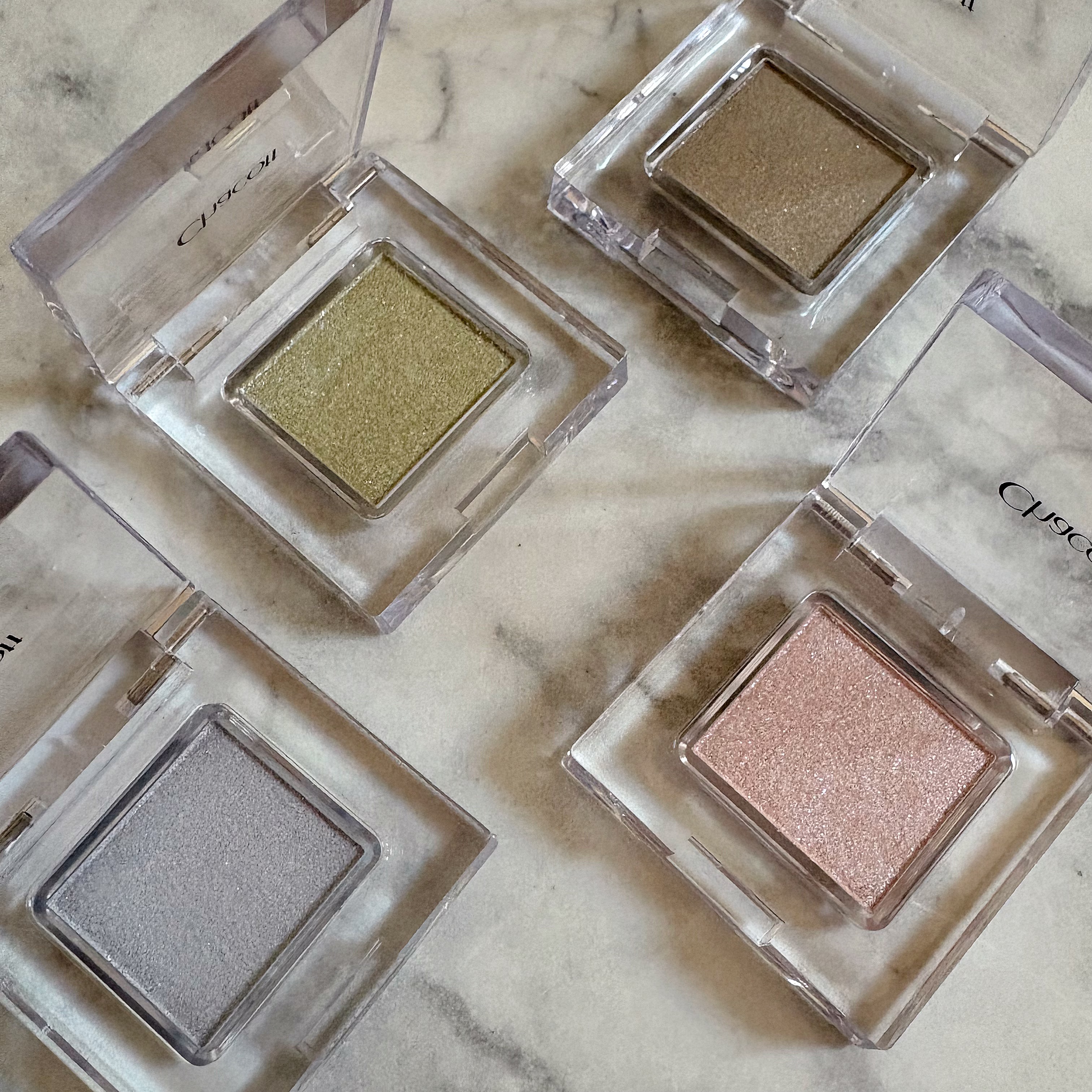 マルチカラーバリエーション スパークル/チャコット・コスメティクス/単色アイシャドウを使ったクチコミ（2枚目）