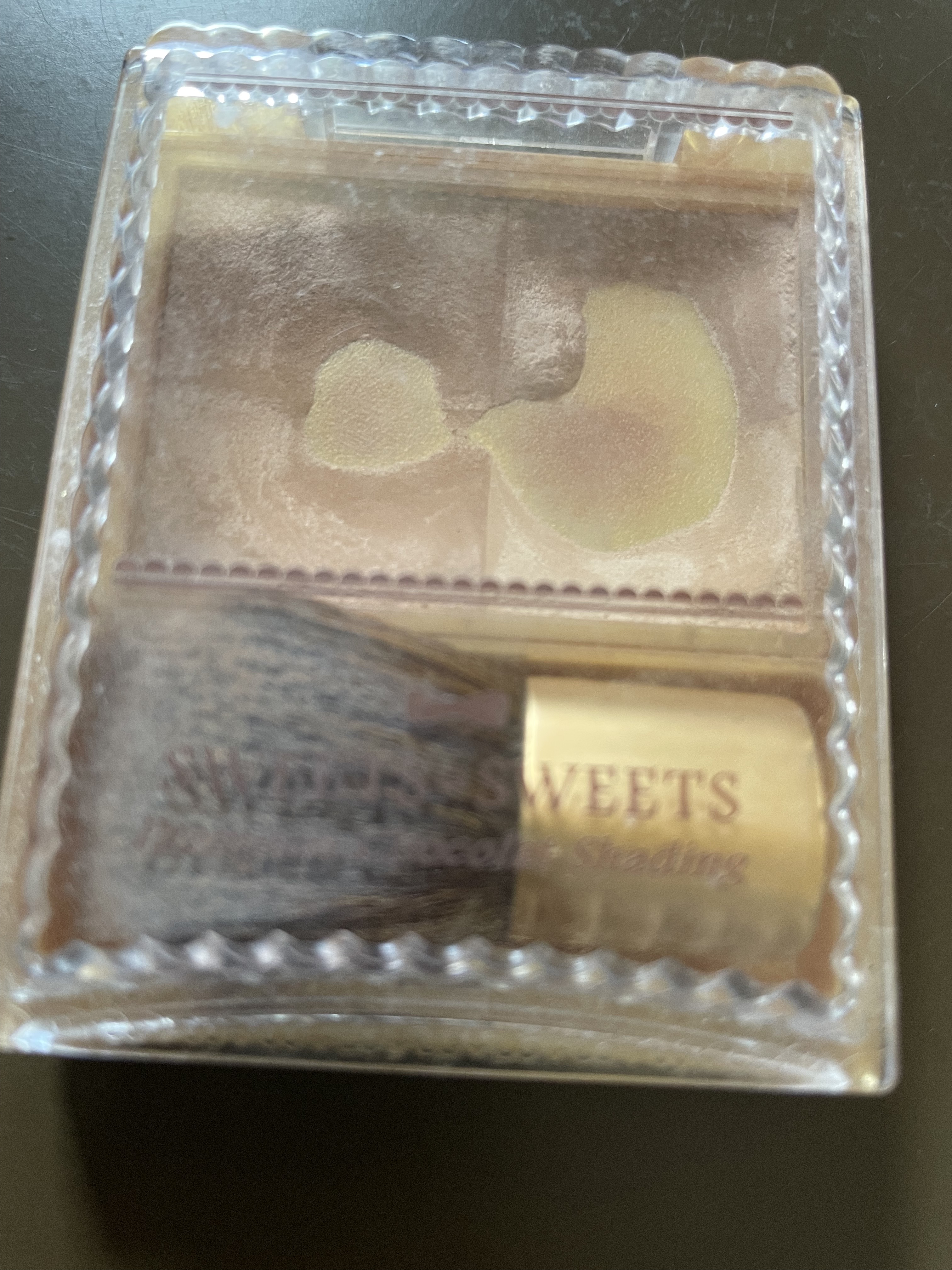 スウィーツ スウィーツ プレミアムショコラシェーディングのクチコミ「スウィーツ スウィーツ　プレミアムショコラシェーディング　01　ココアブラウン　¥1,320
.....」（2枚目）