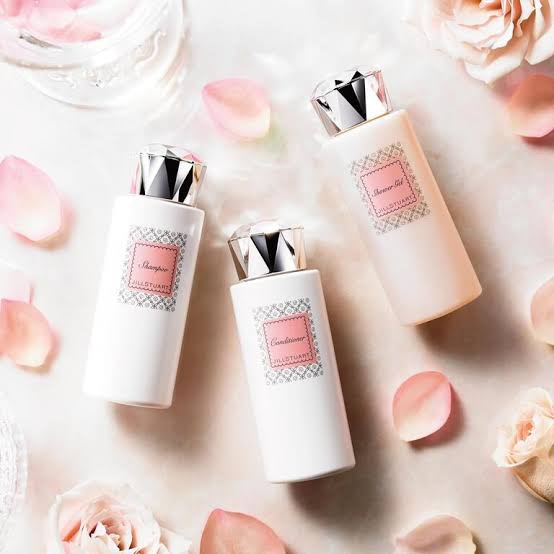 シャワージェル ホワイトフローラル/JILL STUART/ボディソープを使ったクチコミ（1枚目）