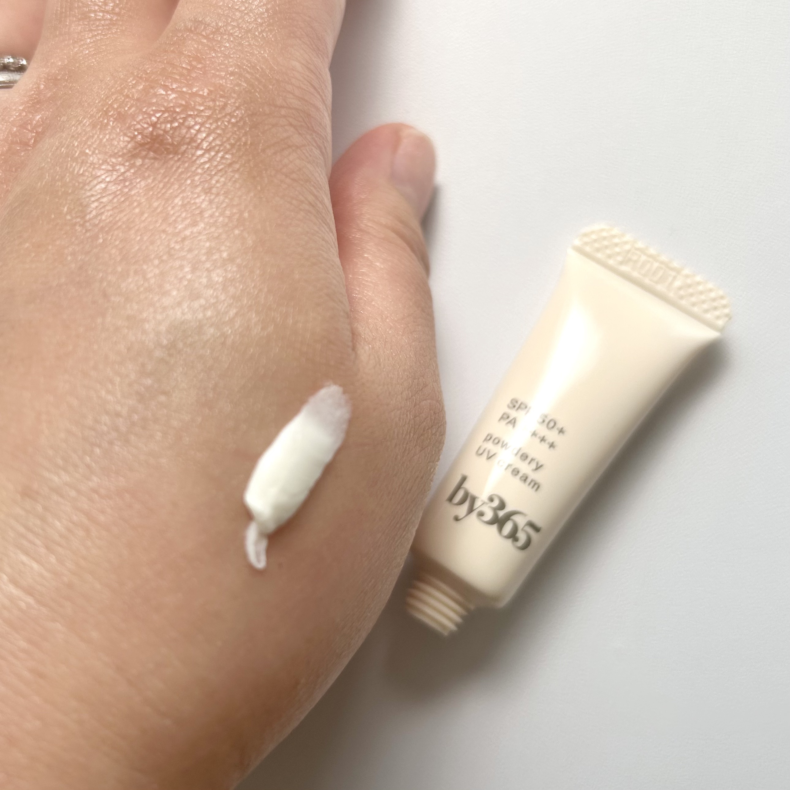 by365 パウダリーUVクリーム/ナリスアップ/日焼け止めクリームを使ったクチコミ（2枚目）