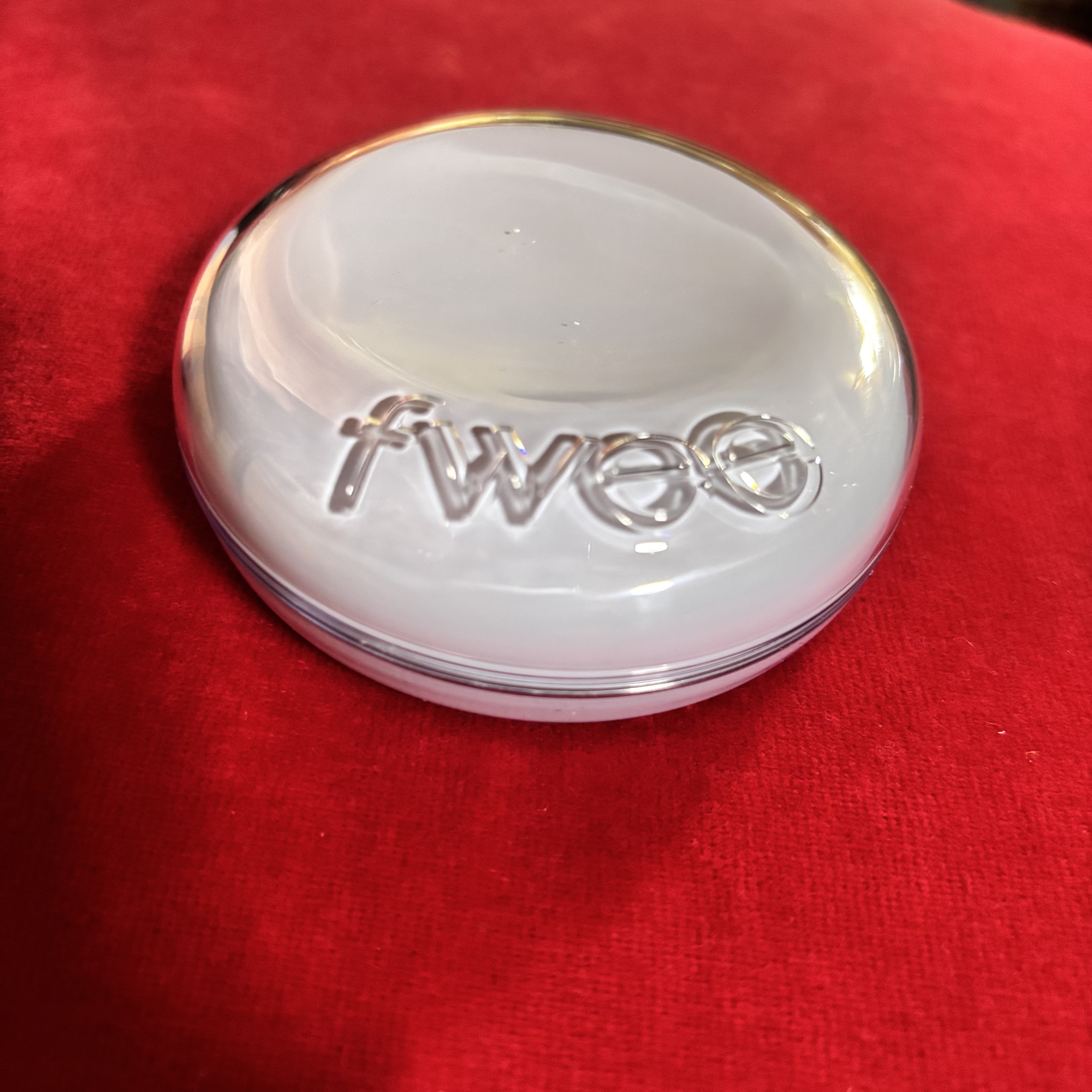 フィー クッションガラス ナチュラル/fwee/クッションファンデーションを使ったクチコミ（2枚目）