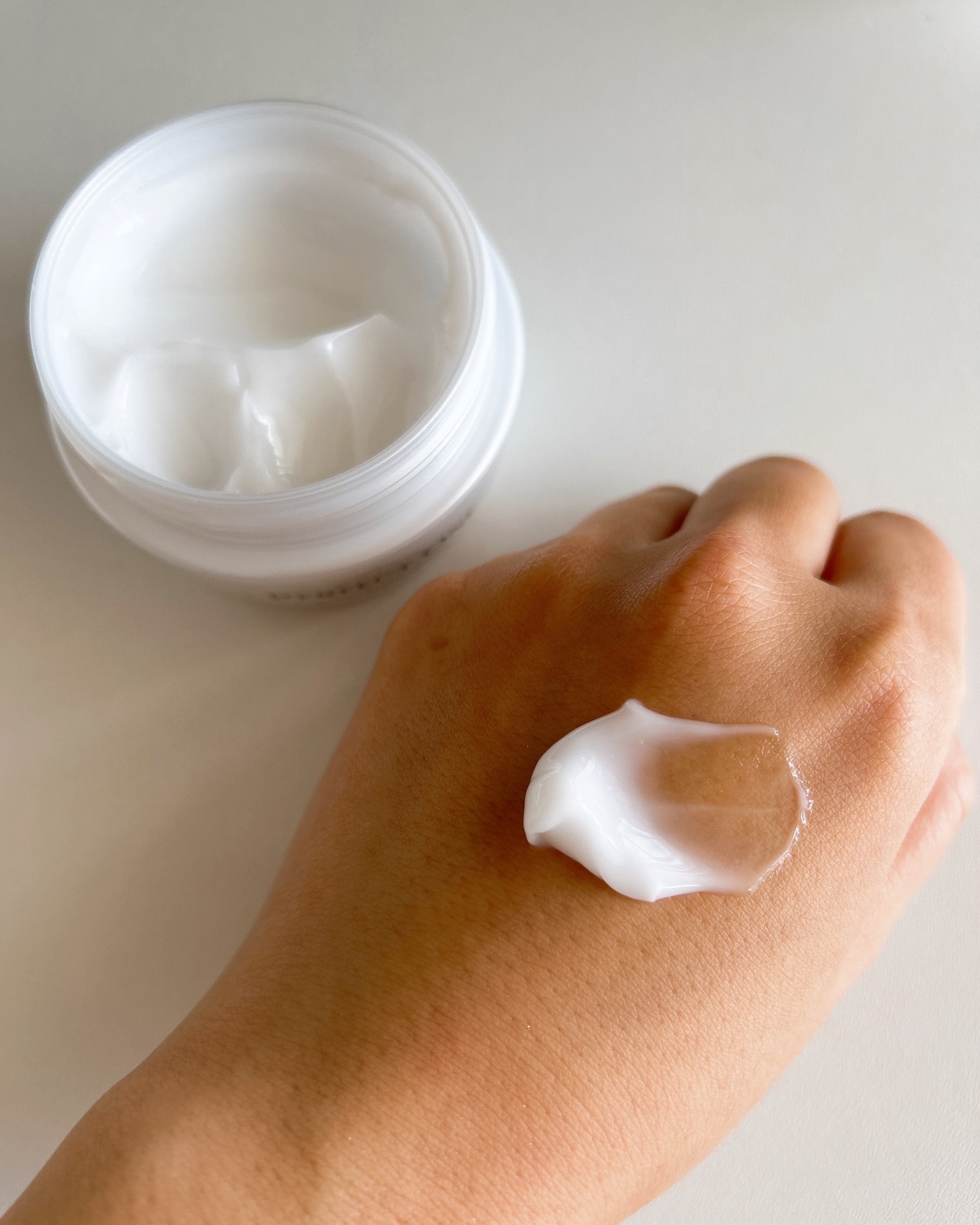 パーフェクトワン 薬用ホワイトニングジェル/パーフェクトワン/オールインワン化粧品を使ったクチコミ（3枚目）