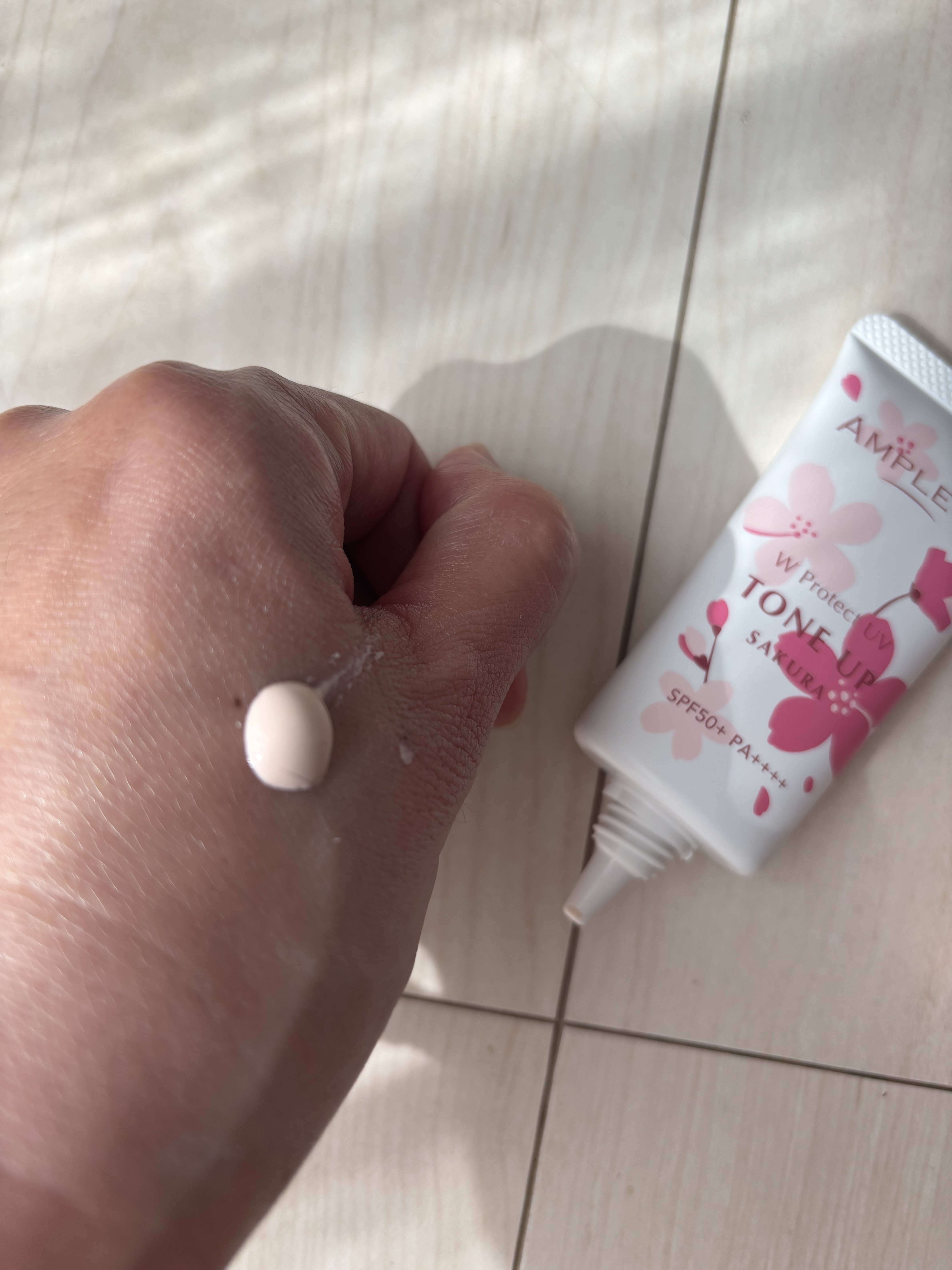 アンプルール WプロテクトUV トーンアップP/アンプルール/日焼け止めローションを使ったクチコミ（2枚目）