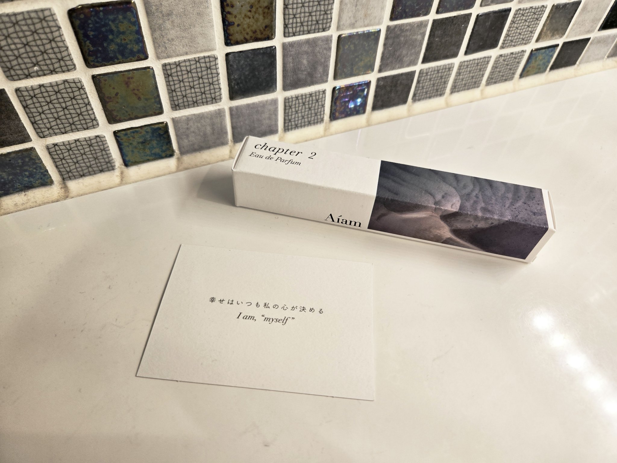 ▷Aíam
chapter 2 8ml

────────────
公式サイトより
海から吹くひんやりとした自然の空気が
あなたを包み込み、熟したレモンやグレープフルーツが
ほのかに漂い、透き通った水のように透明感があり
軽やかさのあるフレ