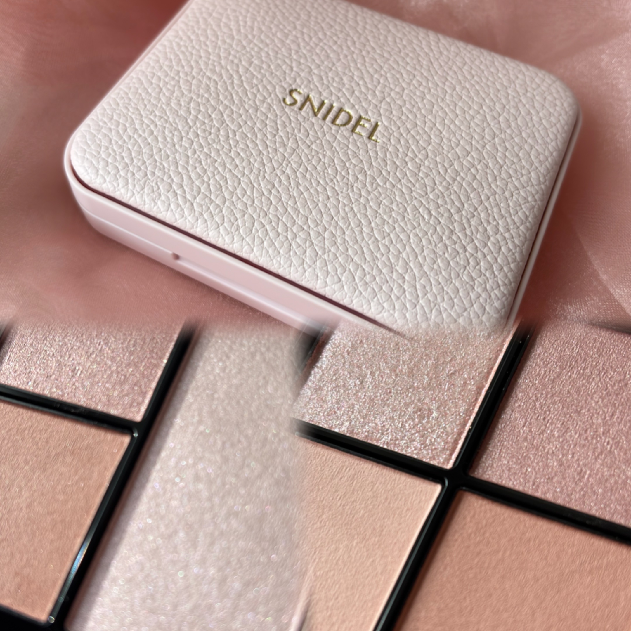 フェイススタイリスト n 04 Foever Favorite（初回限定パッケージ）/SNIDEL BEAUTY/アイシャドウパレットを使ったクチコミ（2枚目）