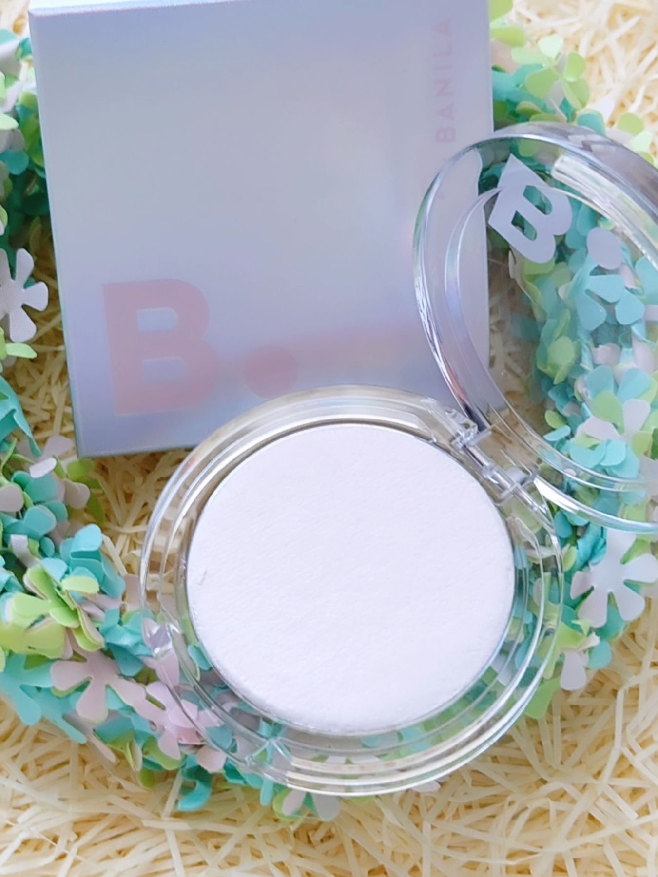 バニラコ　シルキーグロウハイライター/BANILA CO/パウダーハイライトを使ったクチコミ（3枚目）