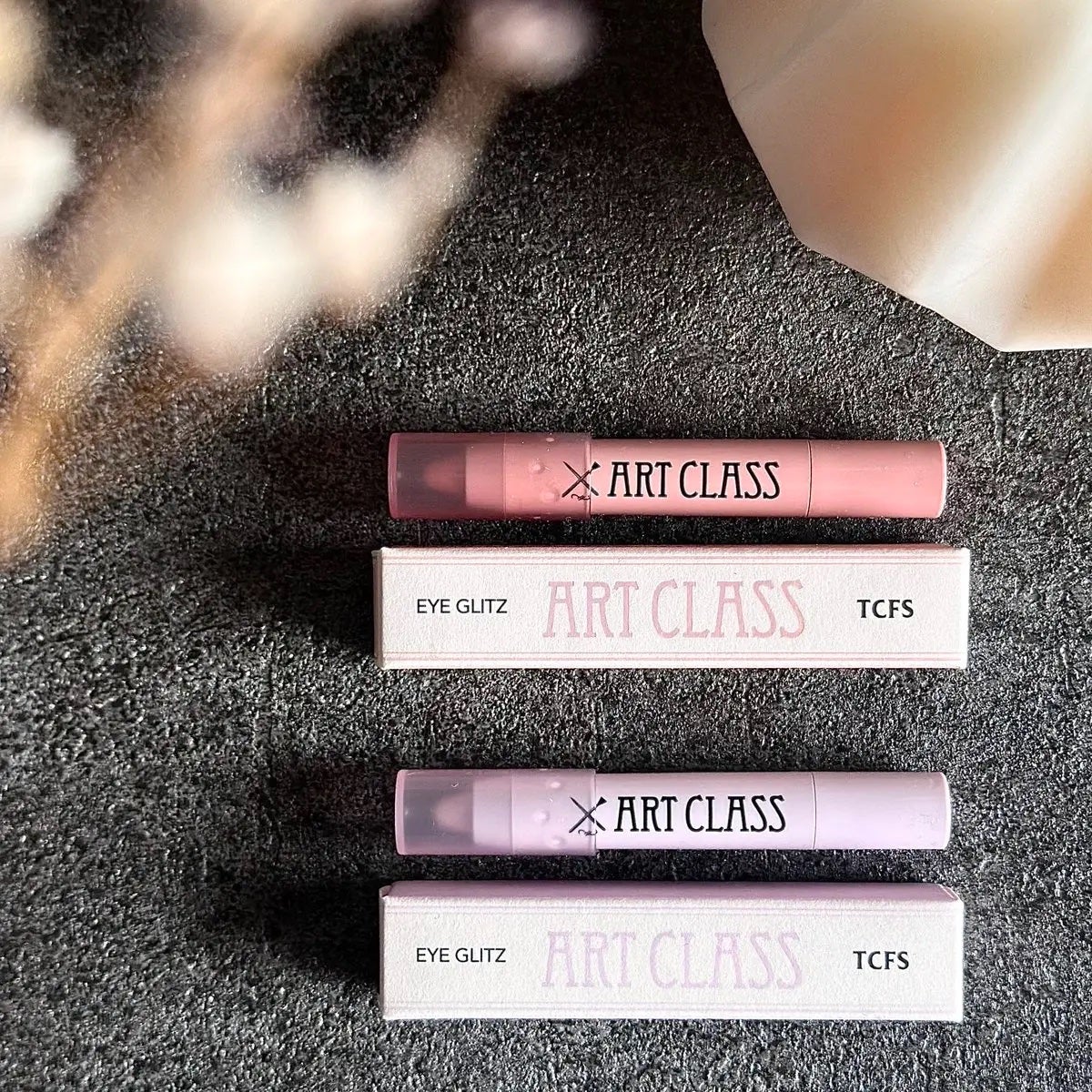 アートクラス アイグリッツ/too cool for school/スティックアイシャドウを使ったクチコミ(1枚目)