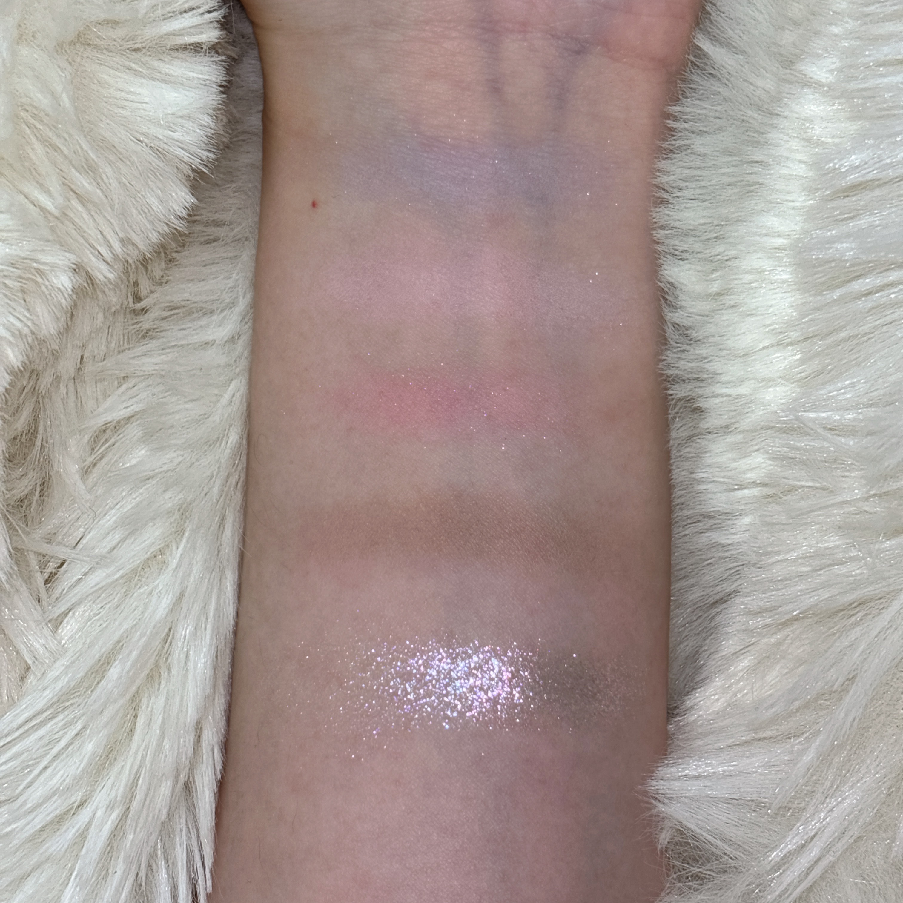 フィー ポケットアイパレット EP01 キャンディーフロス/fwee/アイシャドウパレットを使ったクチコミ（3枚目）