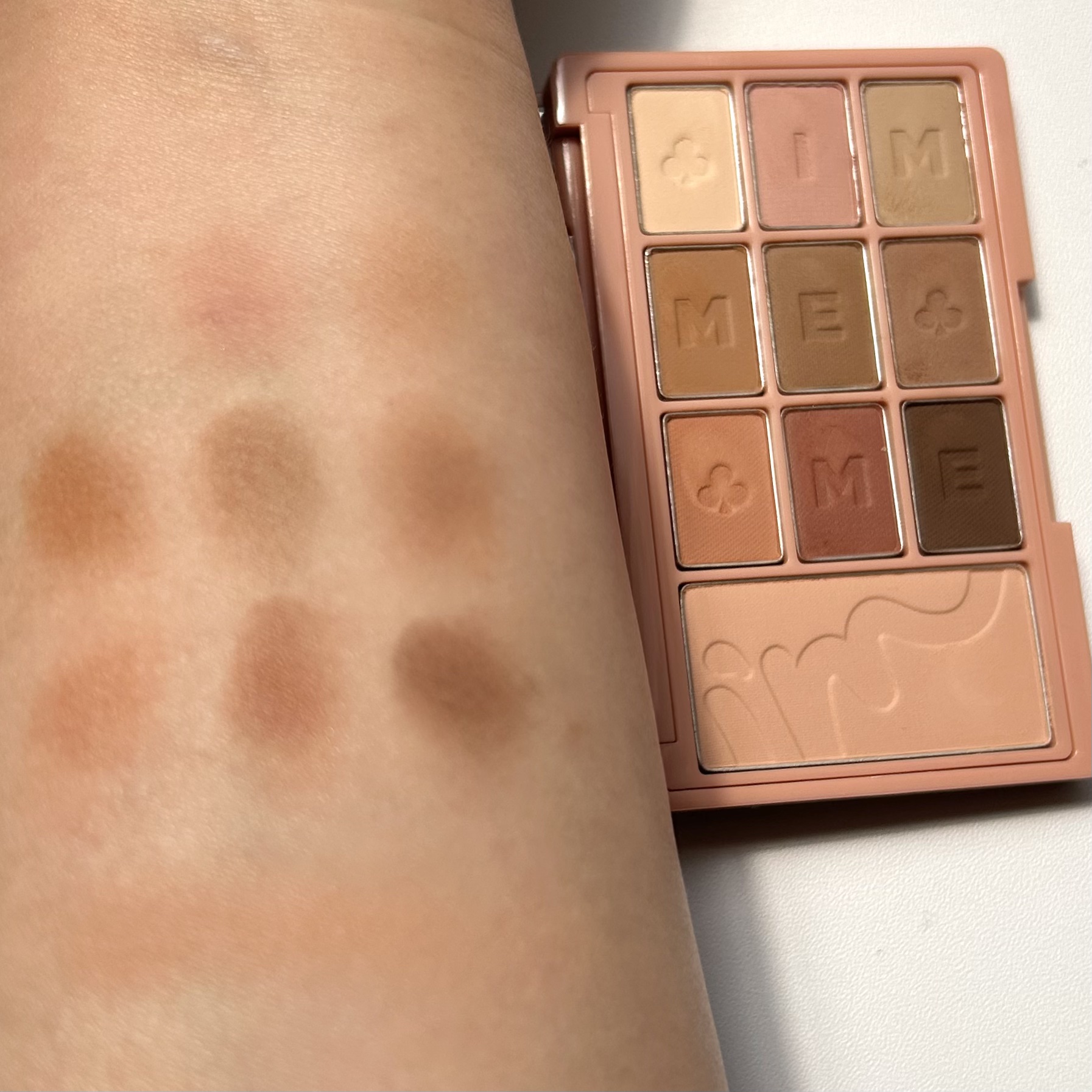 i’m meme アイムヒドゥンカードパレットのクチコミ「i’m meme アイムヒドゥンカードパレット✨️
Color:001 ラッキーカード  ¥2.....」（3枚目）