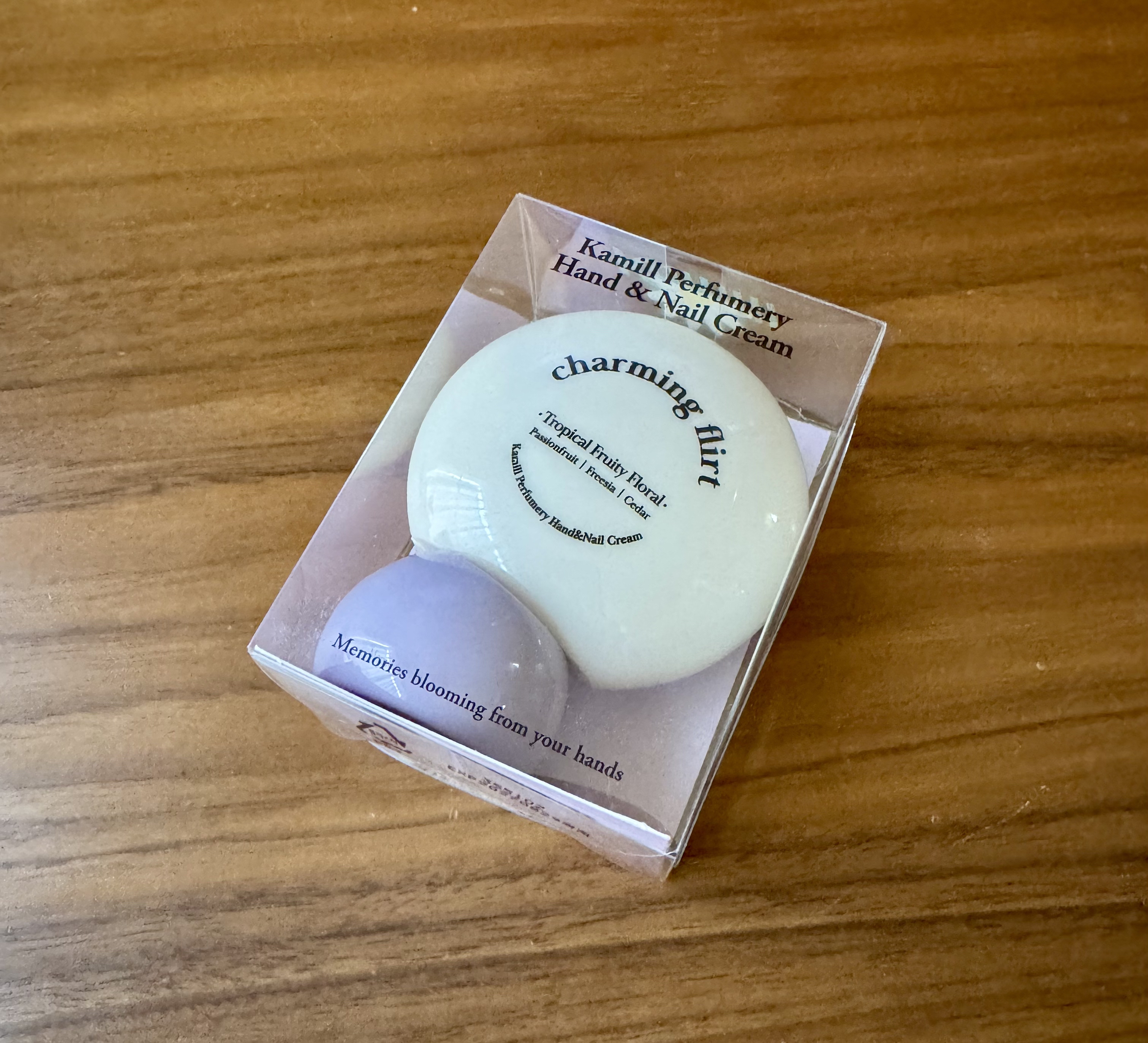 パフューマリー ハンド＆ネイルクリーム チャーミングフラート 50ml/カミール/ハンドクリームを使ったクチコミ（3枚目）