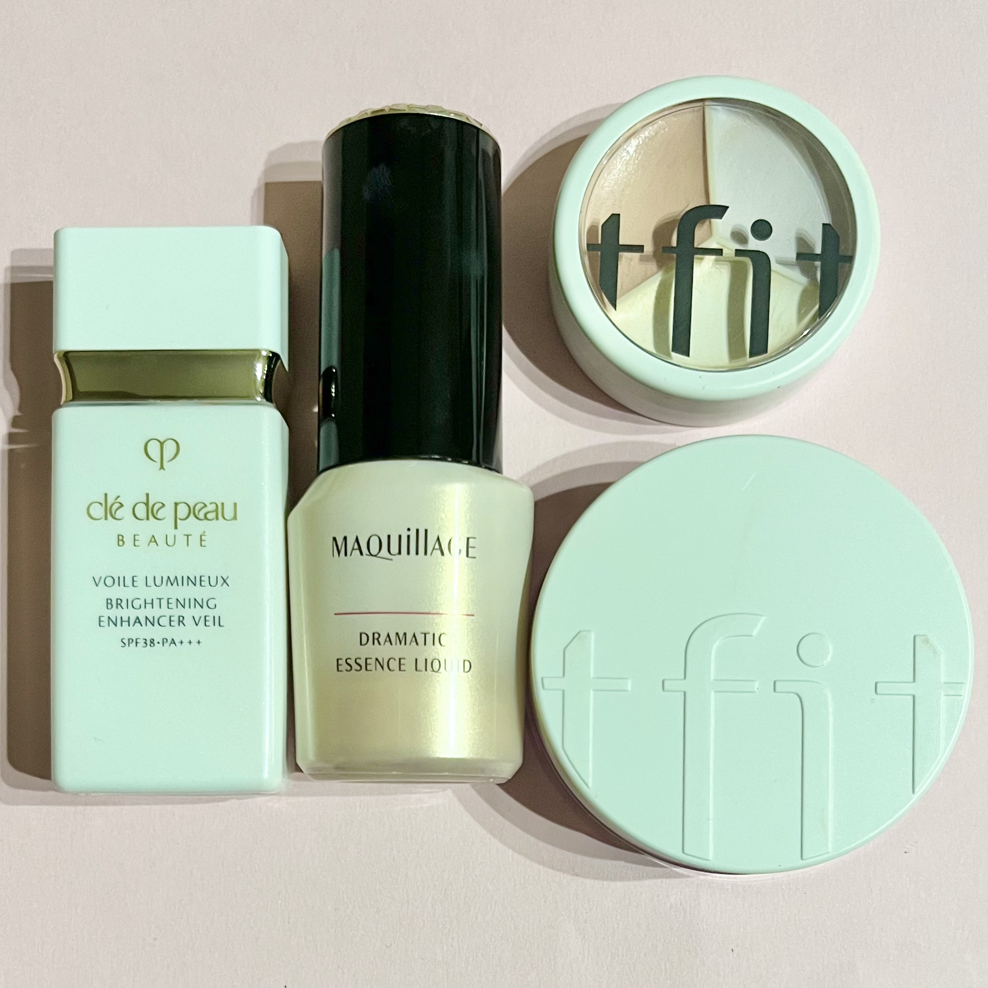 クレ・ド・ポー ボーテ ヴォワールルミヌ/クレ・ド・ポー ボーテ/化粧下地を使ったクチコミ（2枚目）