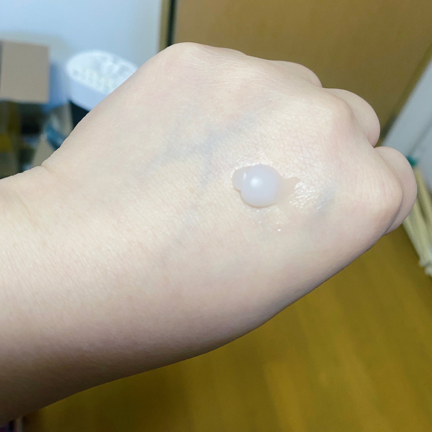 パフュームド ハンド ライトエッセンス/the SAEM/ハンドクリームを使ったクチコミ(3枚目)