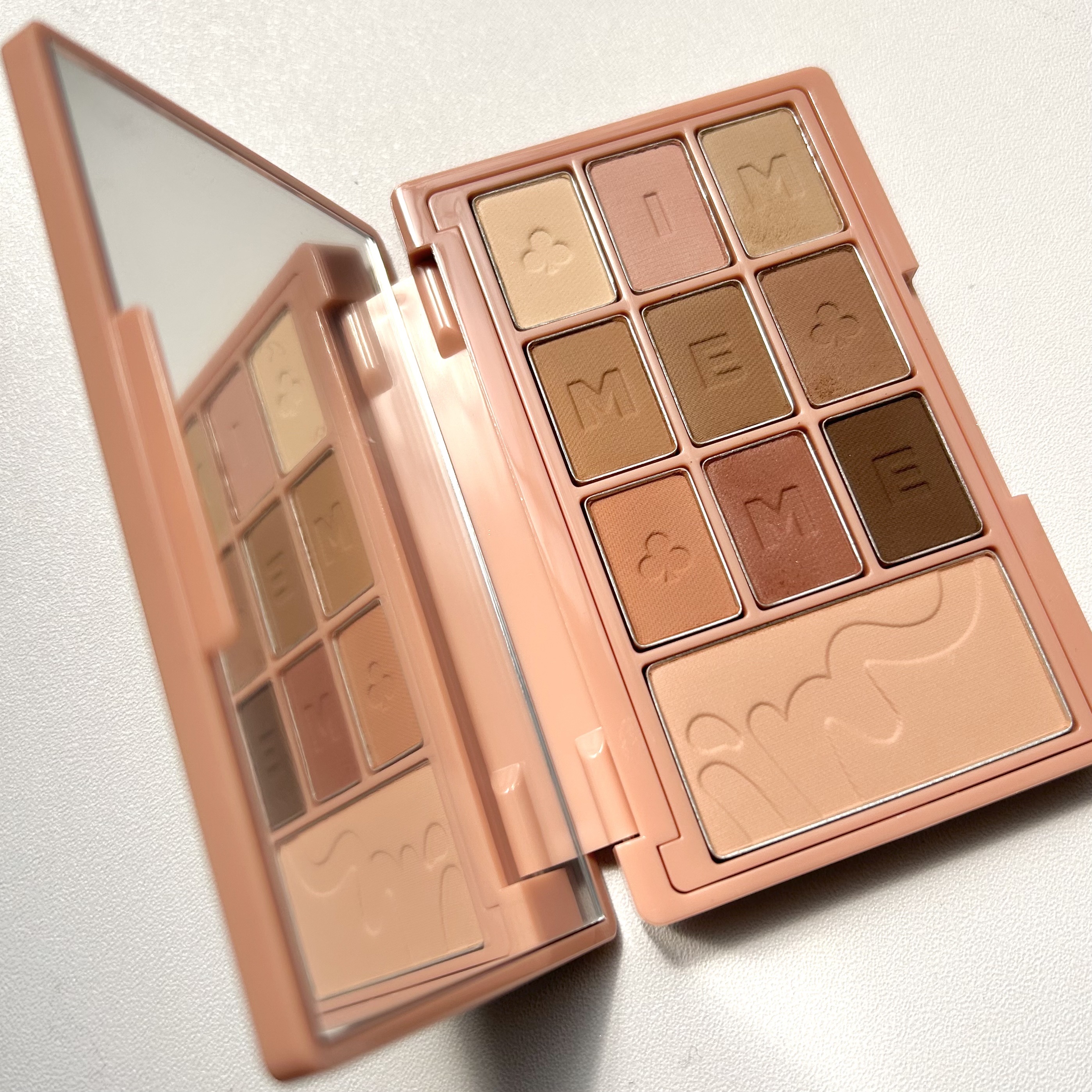 i’m meme アイムヒドゥンカードパレットのクチコミ「i’m meme アイムヒドゥンカードパレット✨️
Color:001 ラッキーカード  ¥2.....」（2枚目）