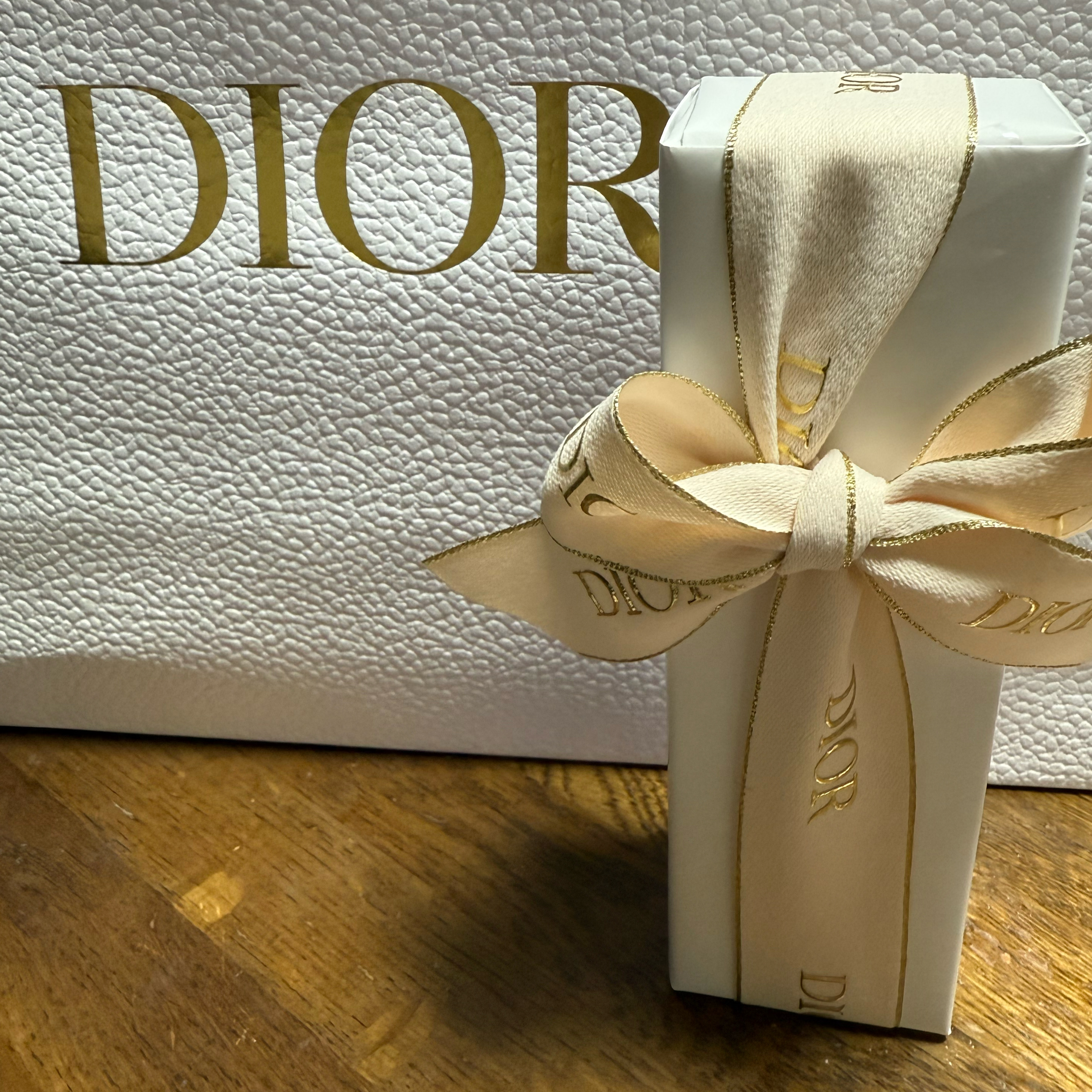 ディオール スノー エッセンス オブ ライト マイクロ ローション/Dior/化粧水を使ったクチコミ（3枚目）